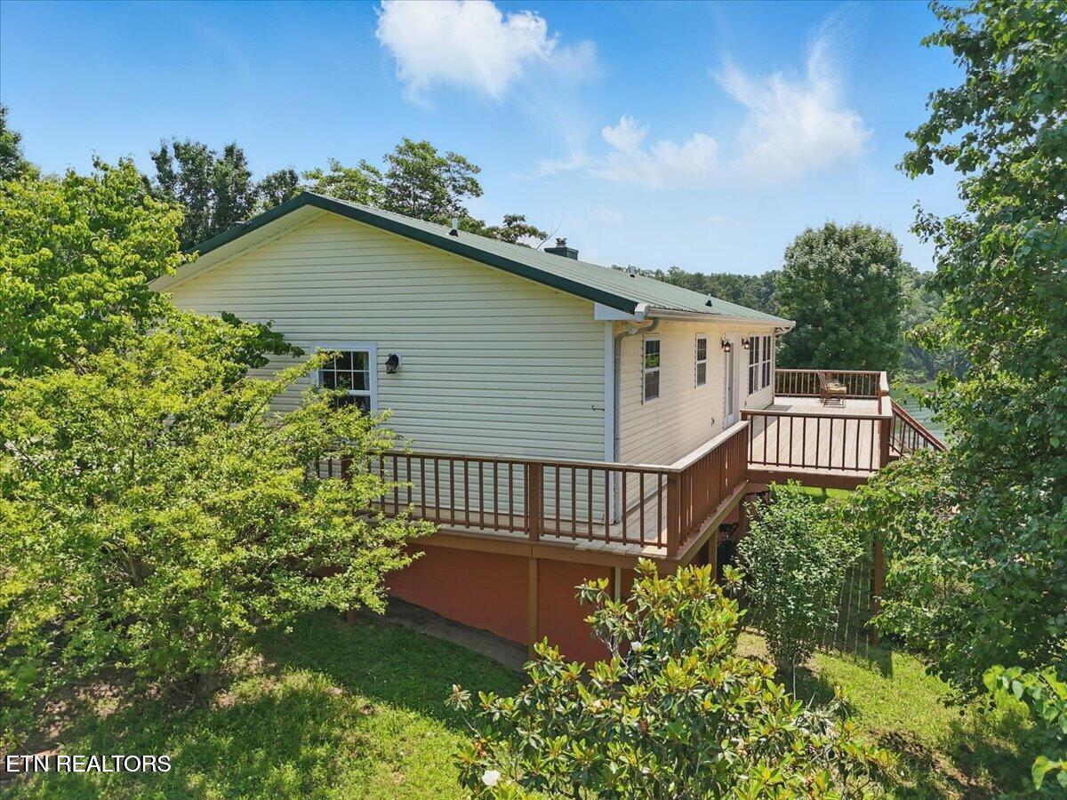 1381 Lake Front Drive Dandridge TN 37725