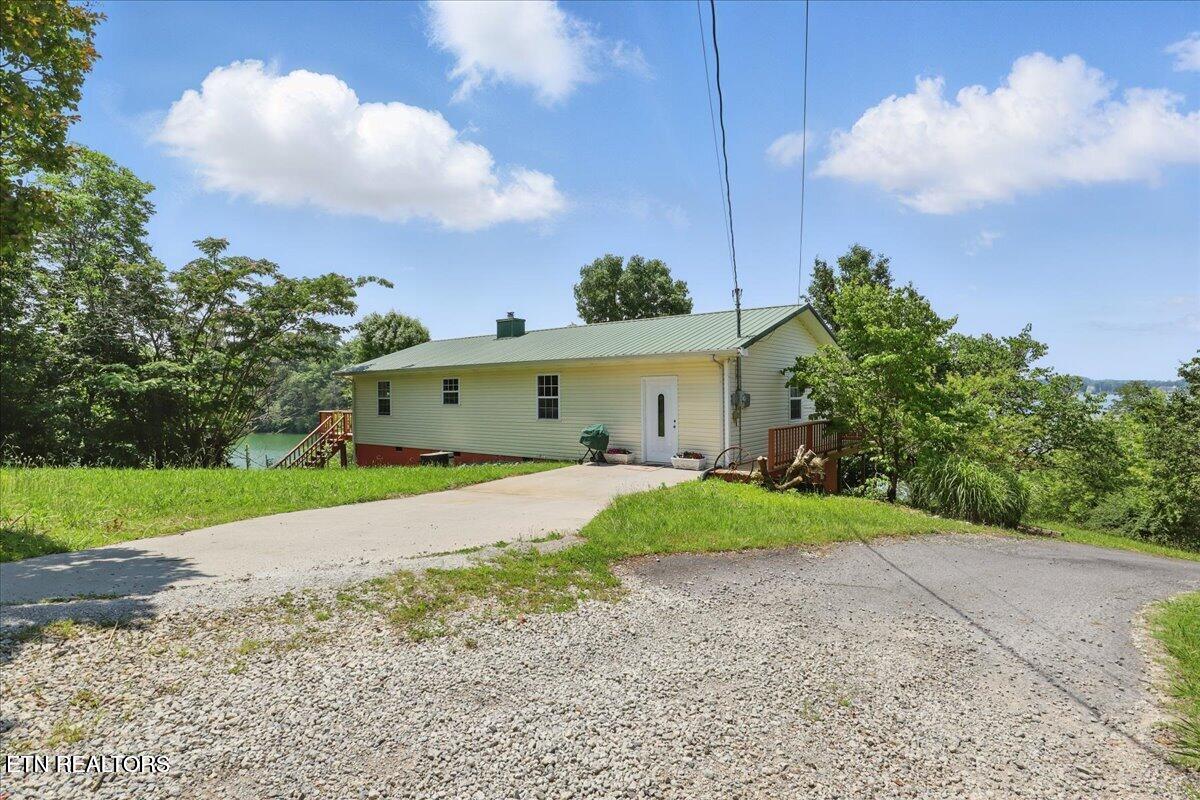 1381 Lake Front Drive Dandridge TN 37725