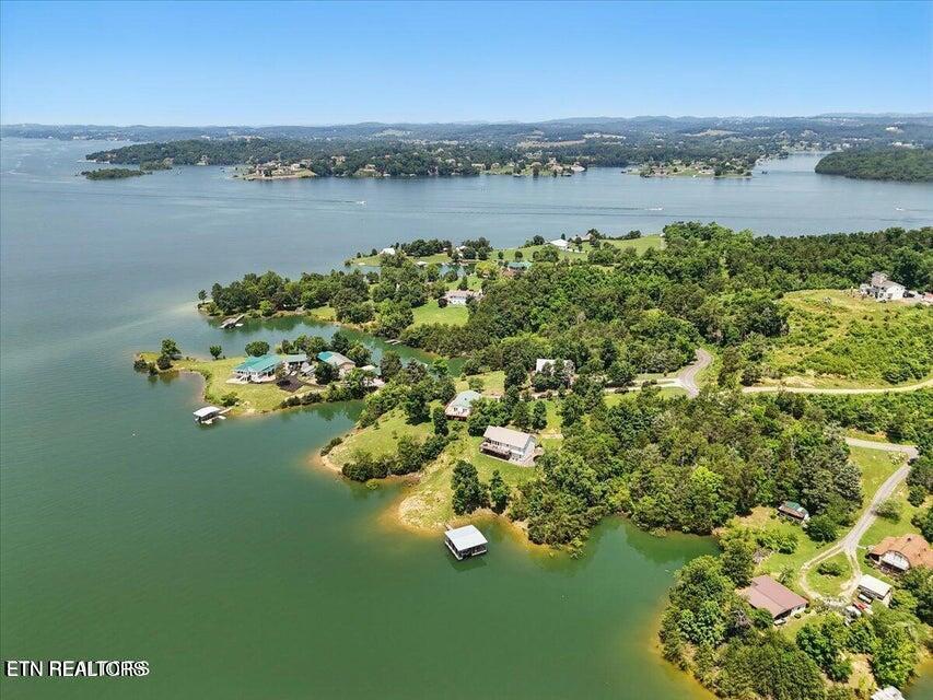 1381 Lake Front Drive Dandridge TN 37725