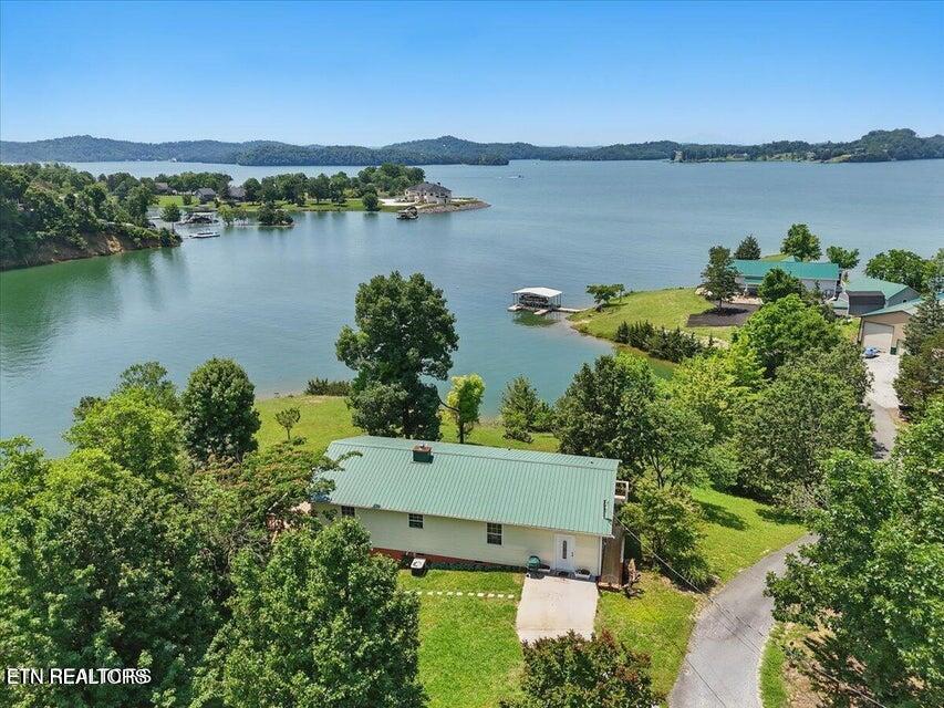 1381 Lake Front Drive Dandridge TN 37725
