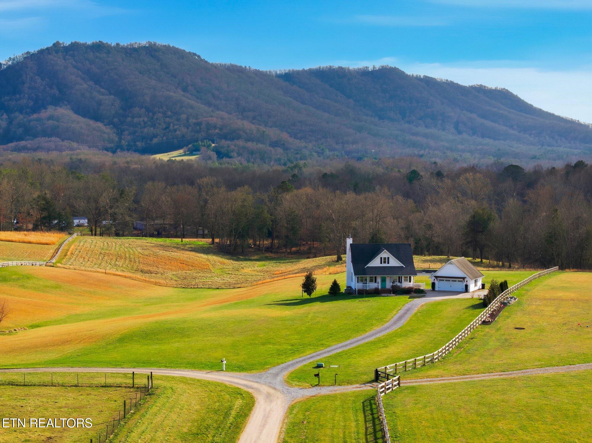 7425 Mountain Glory Way Corryton TN 37721