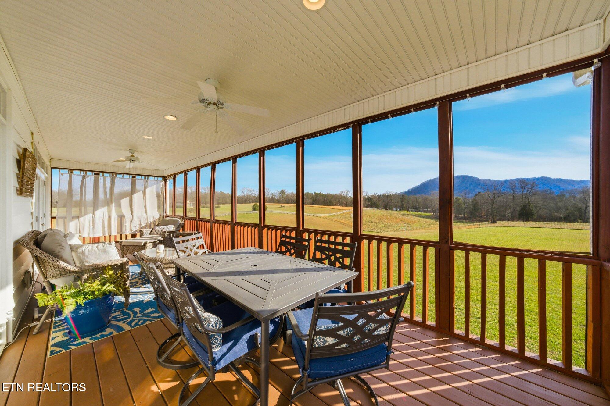 7425 Mountain Glory Way Corryton TN 37721