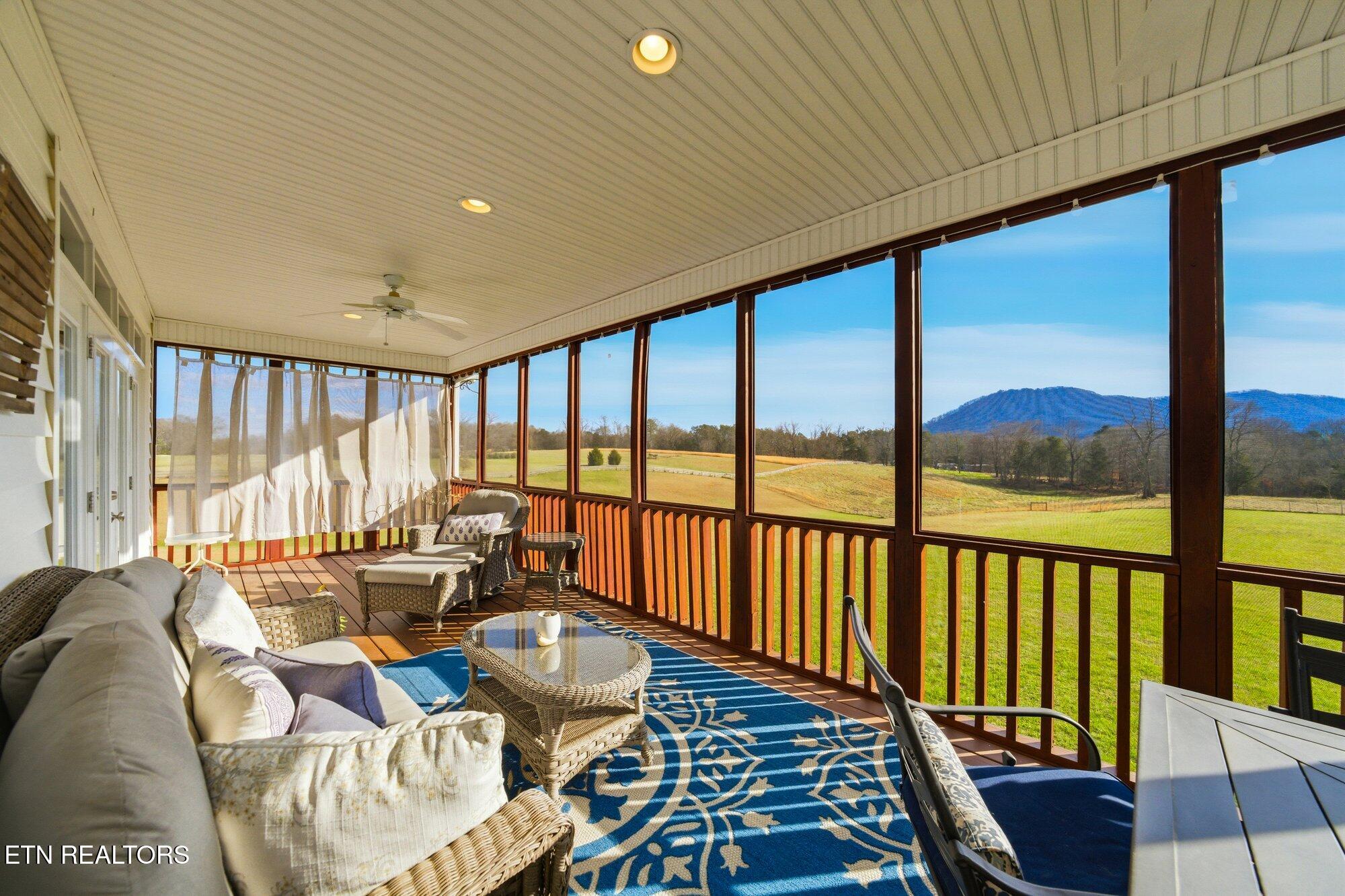 7425 Mountain Glory Way Corryton TN 37721