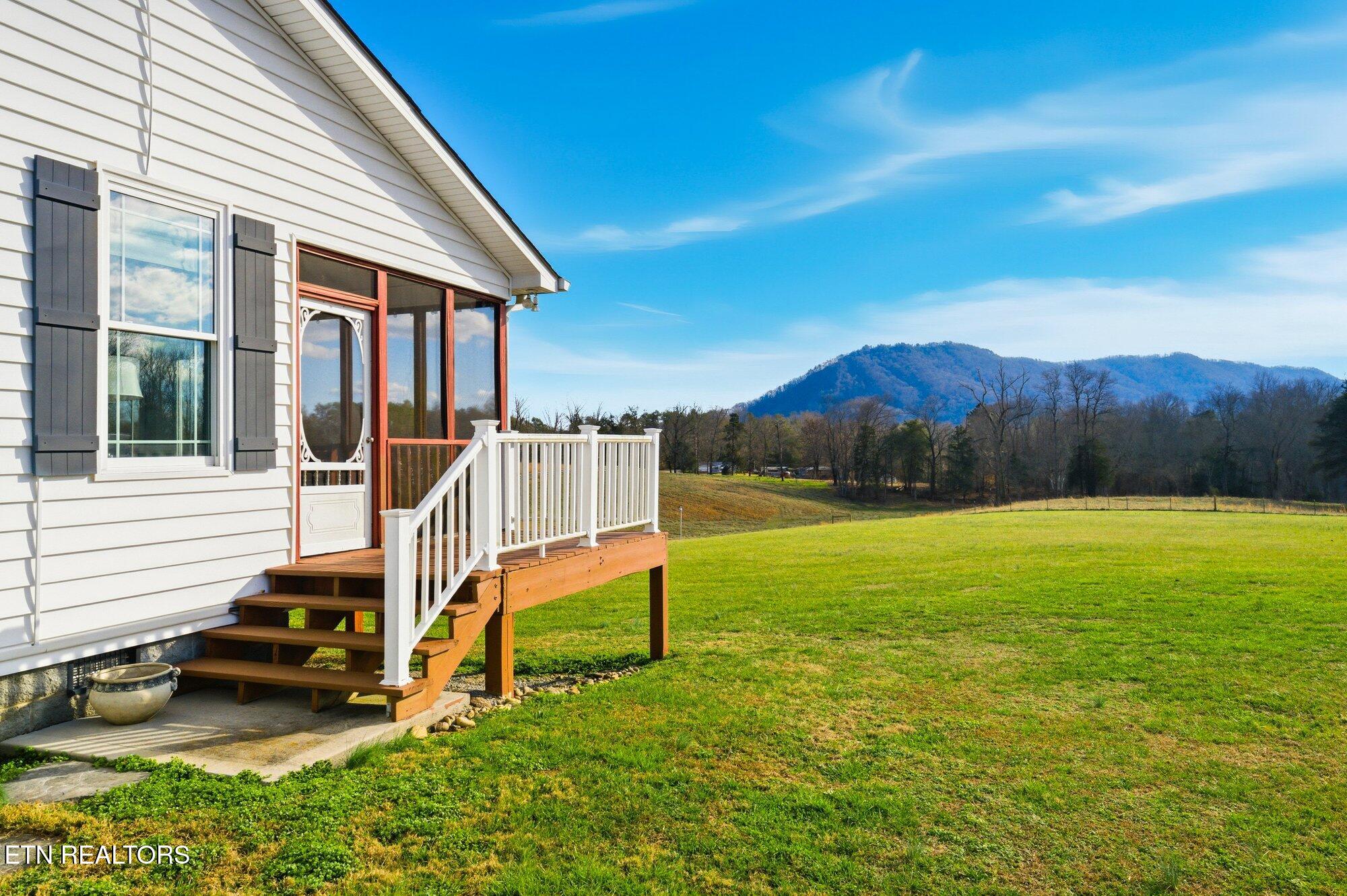 7425 Mountain Glory Way Corryton TN 37721