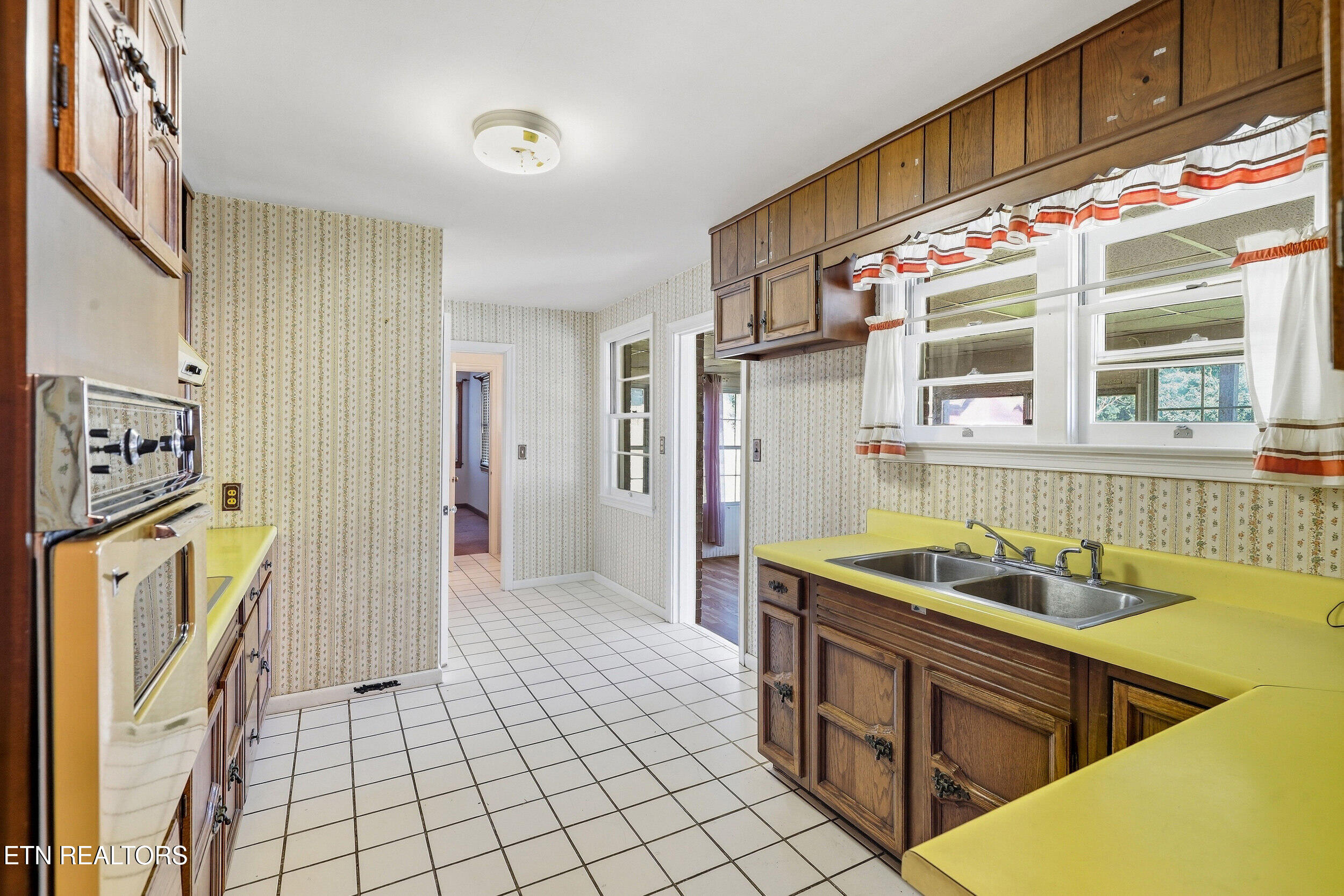 3817 Riverview Drive Knoxville TN 37914