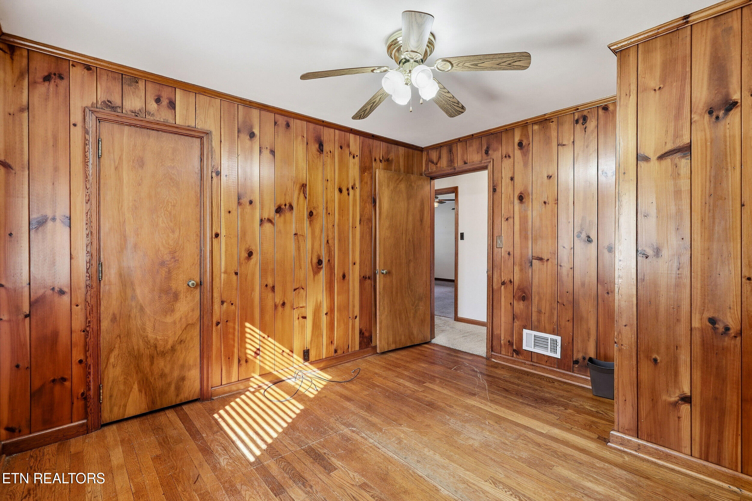 3817 Riverview Drive Knoxville TN 37914