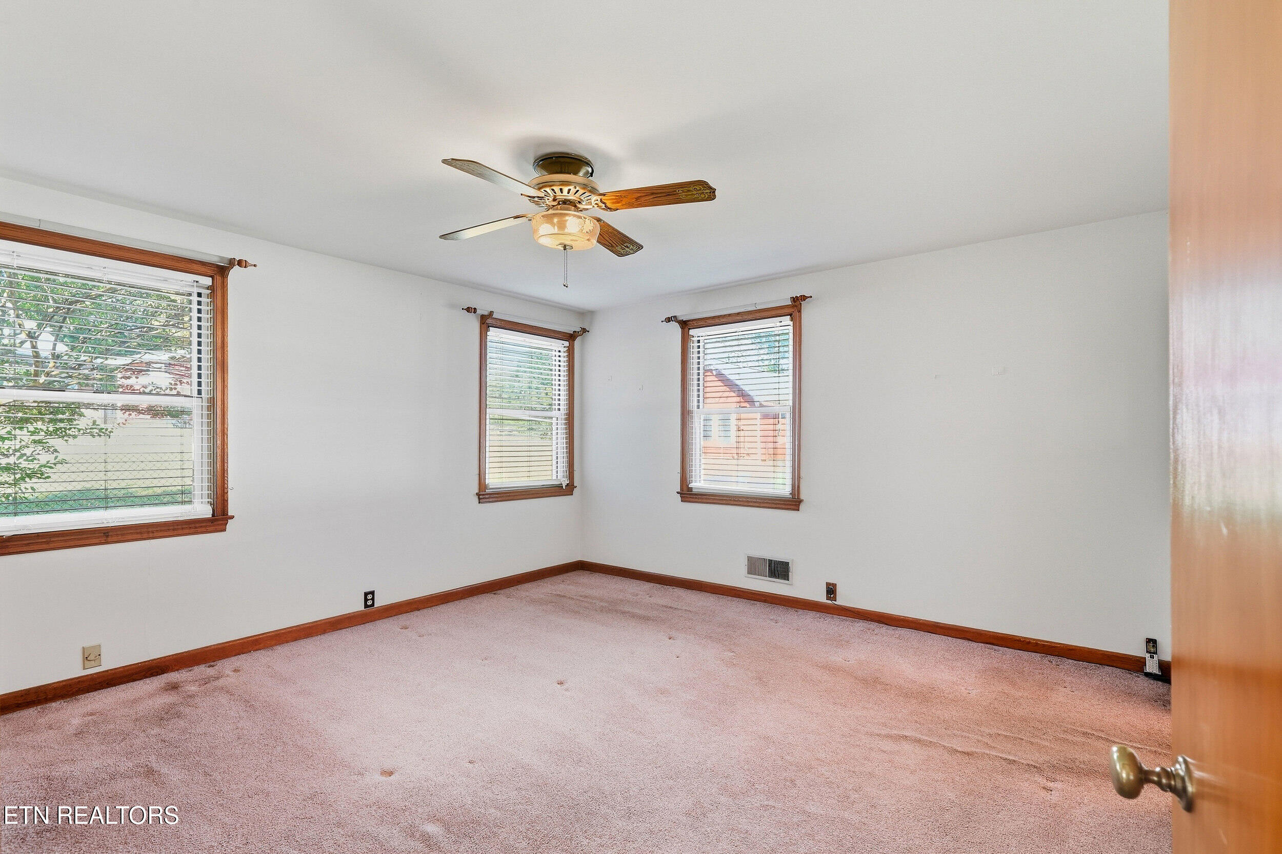 3817 Riverview Drive Knoxville TN 37914