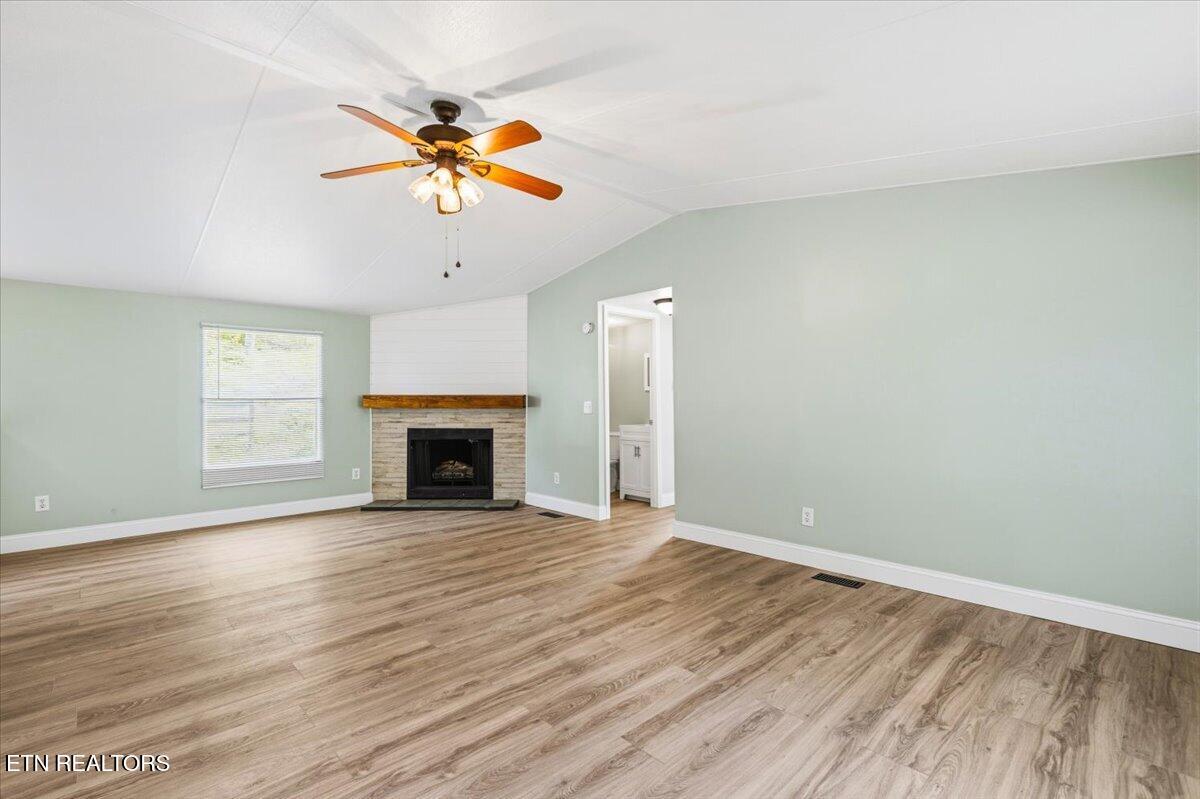 123 Sweat Lane Lafollette TN 37766