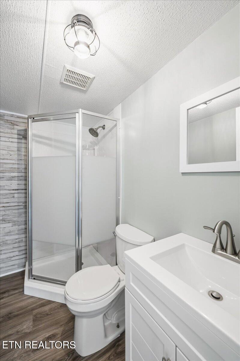 123 Sweat Lane Lafollette TN 37766