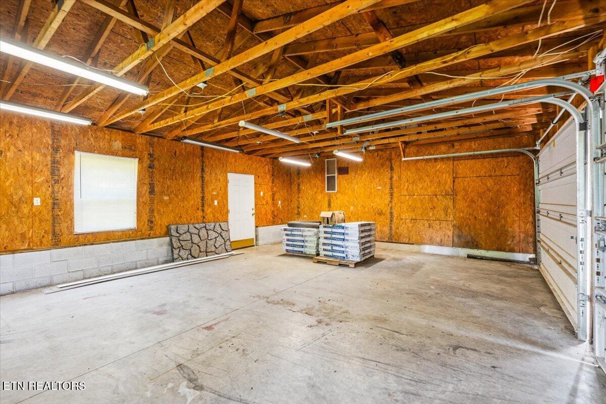 123 Sweat Lane Lafollette TN 37766