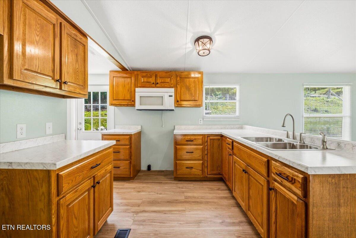 123 Sweat Lane Lafollette TN 37766