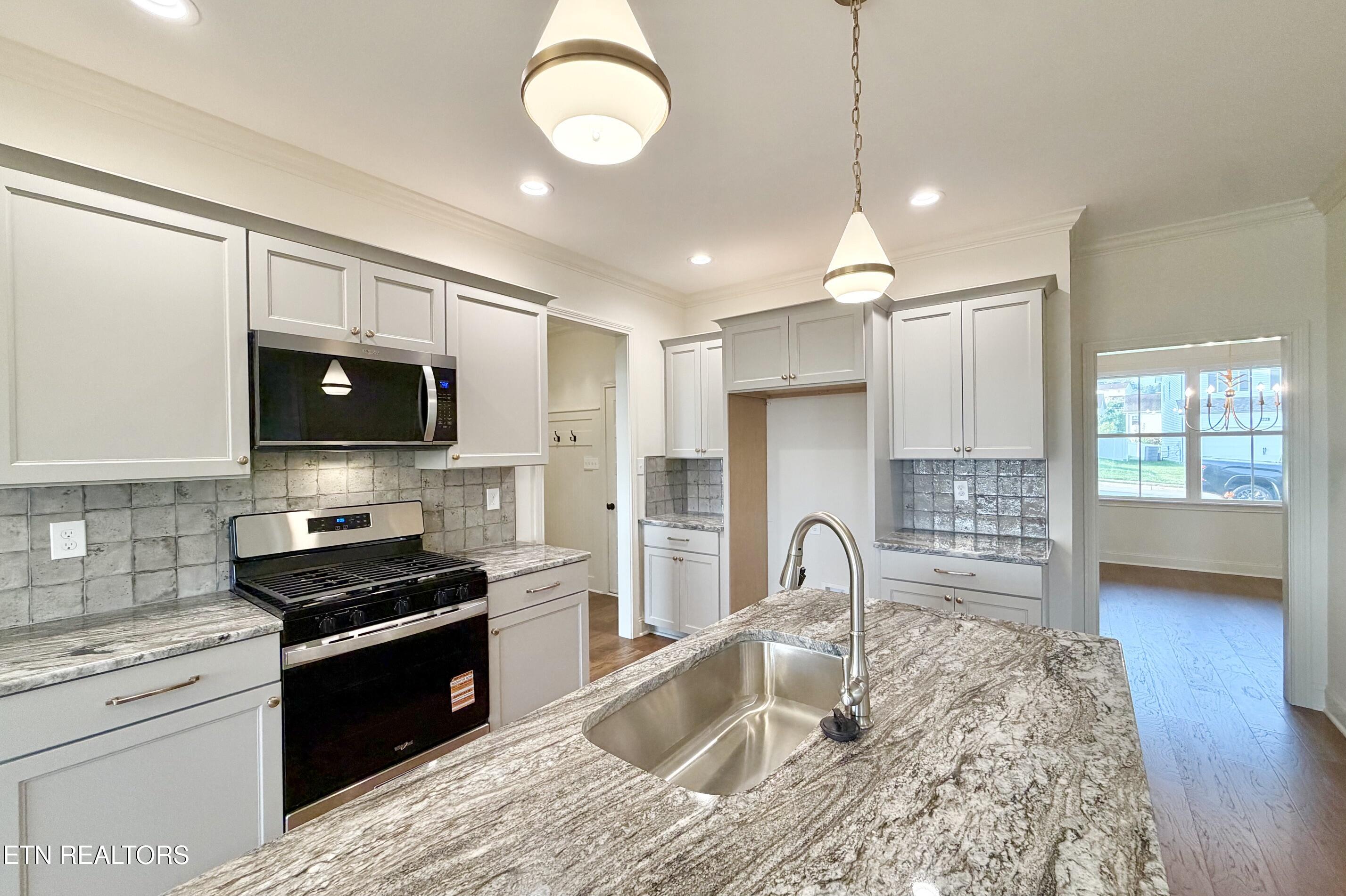 8915 Queensdale Lane Knoxville TN 37924
