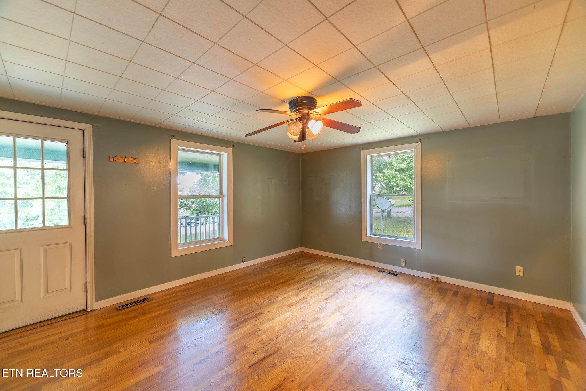 130 Oakland Avenue Lenoir City TN 37771