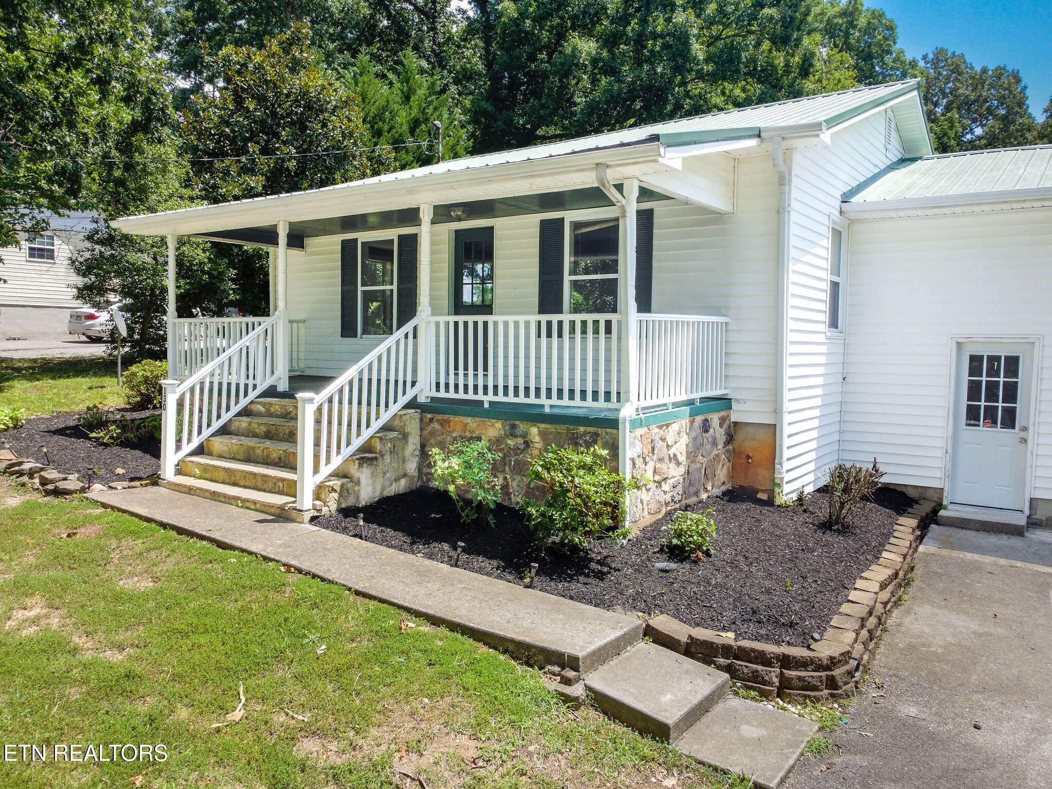 130 Oakland Avenue Lenoir City TN 37771