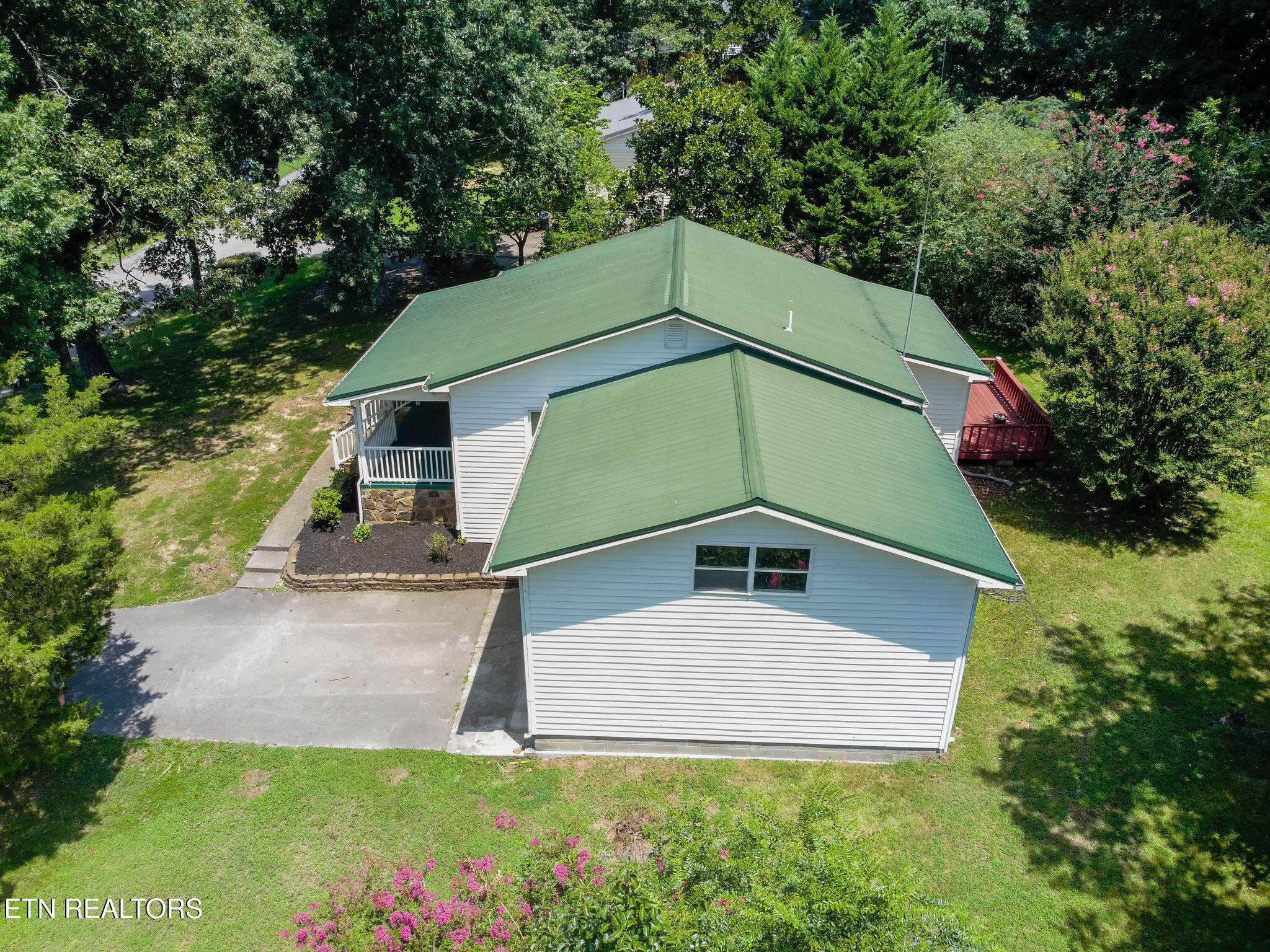 130 Oakland Avenue Lenoir City TN 37771