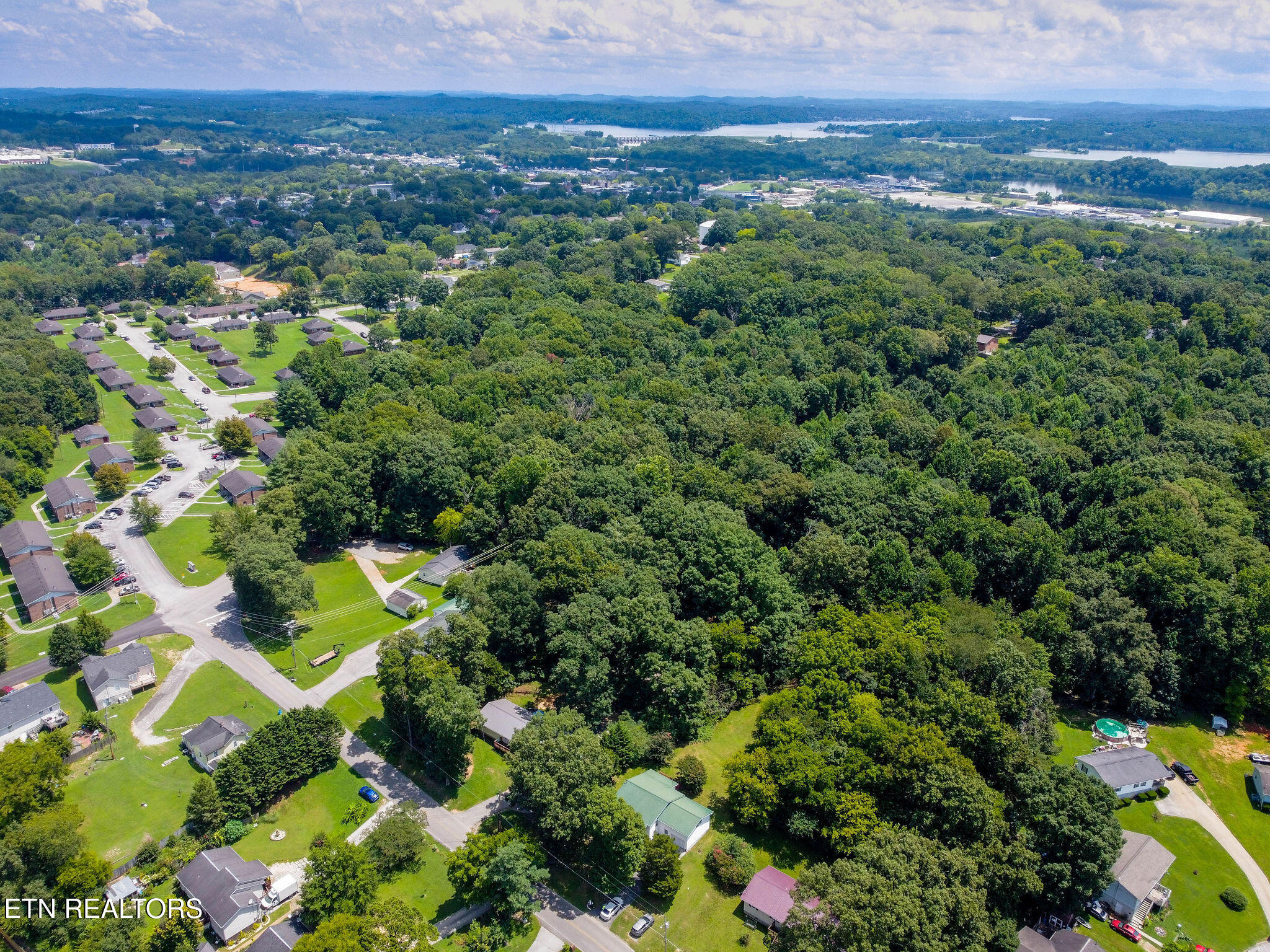 130 Oakland Avenue Lenoir City TN 37771