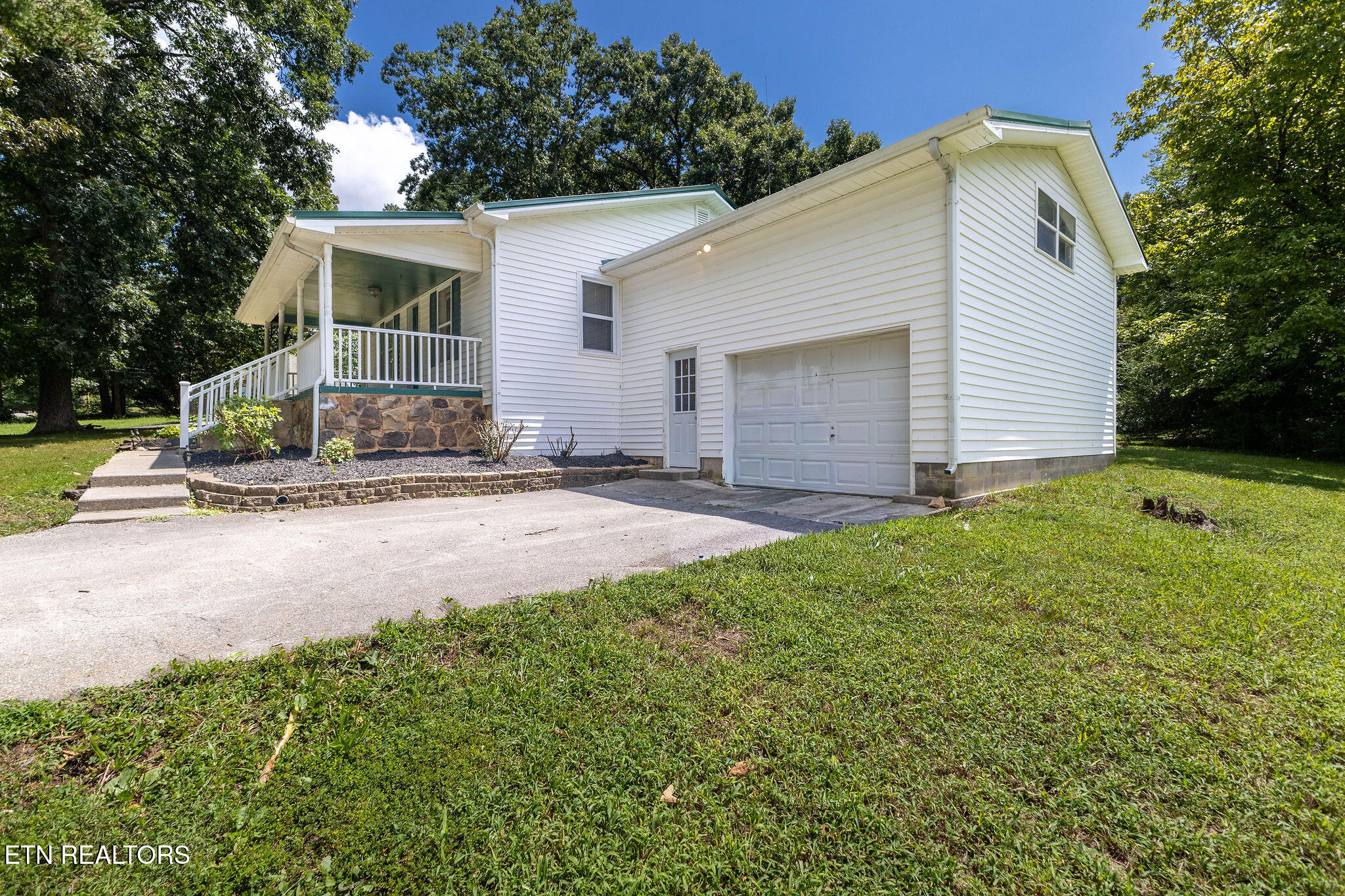130 Oakland Avenue Lenoir City TN 37771