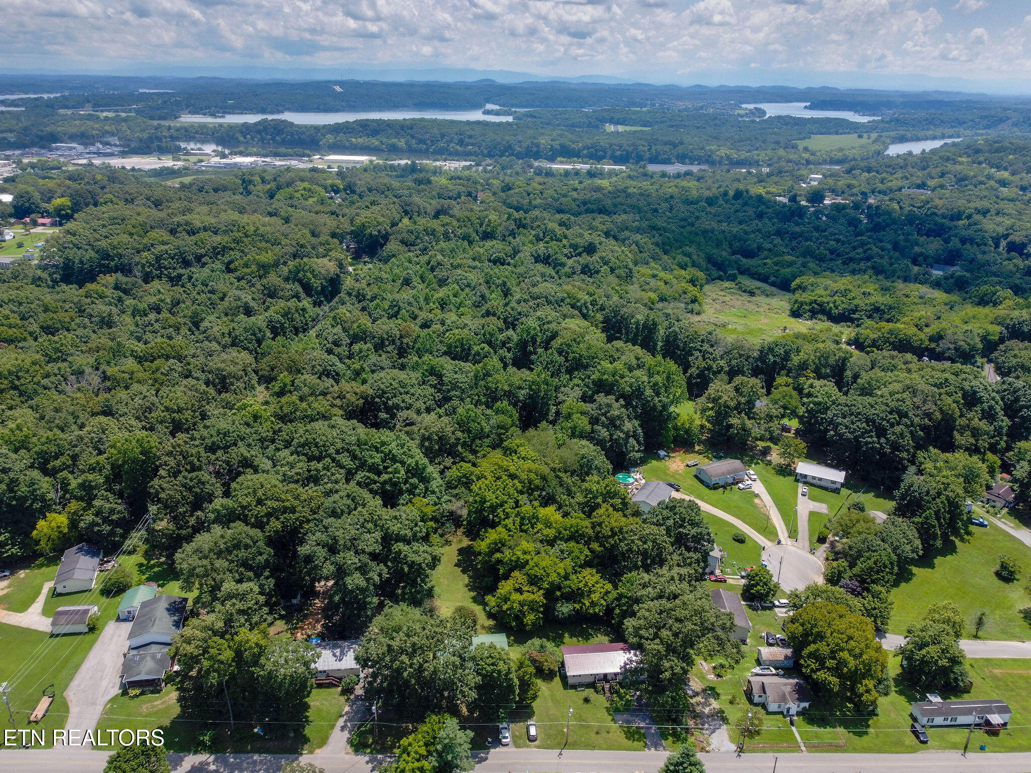 130 Oakland Avenue Lenoir City TN 37771