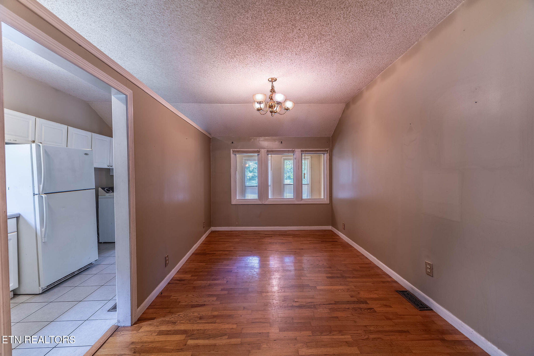 130 Oakland Avenue Lenoir City TN 37771