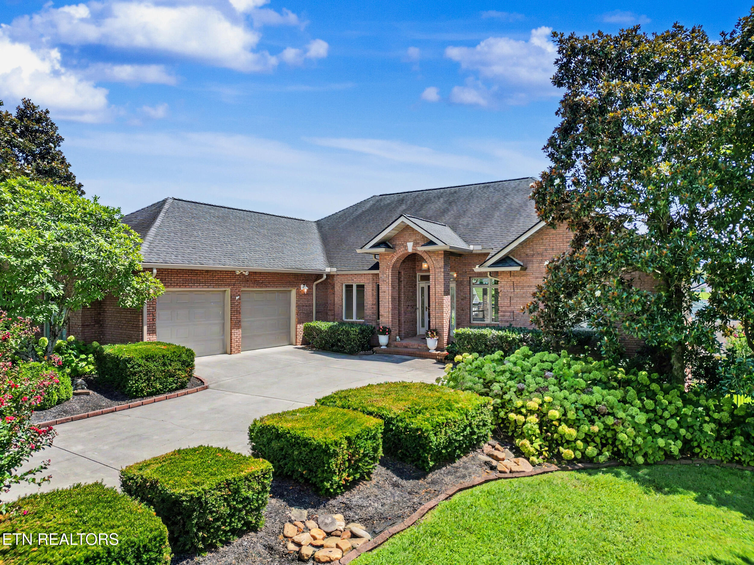 3019 Shaconage Trail Sevierville TN 37876