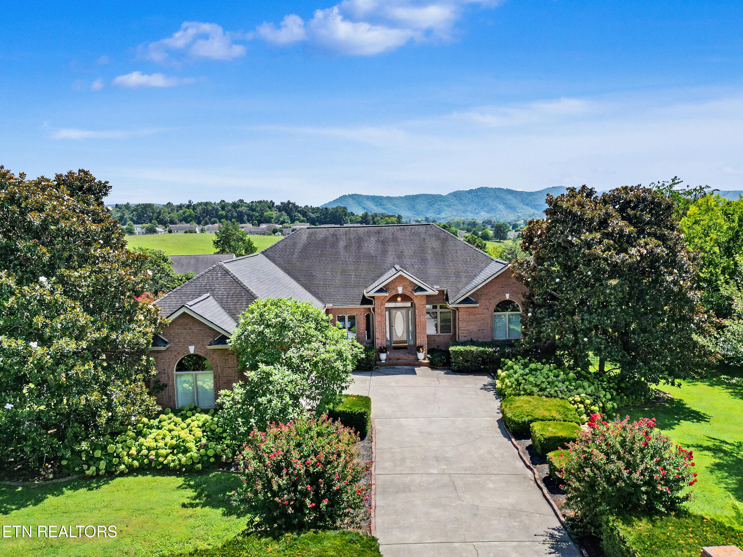 3019 Shaconage Trail Sevierville TN 37876