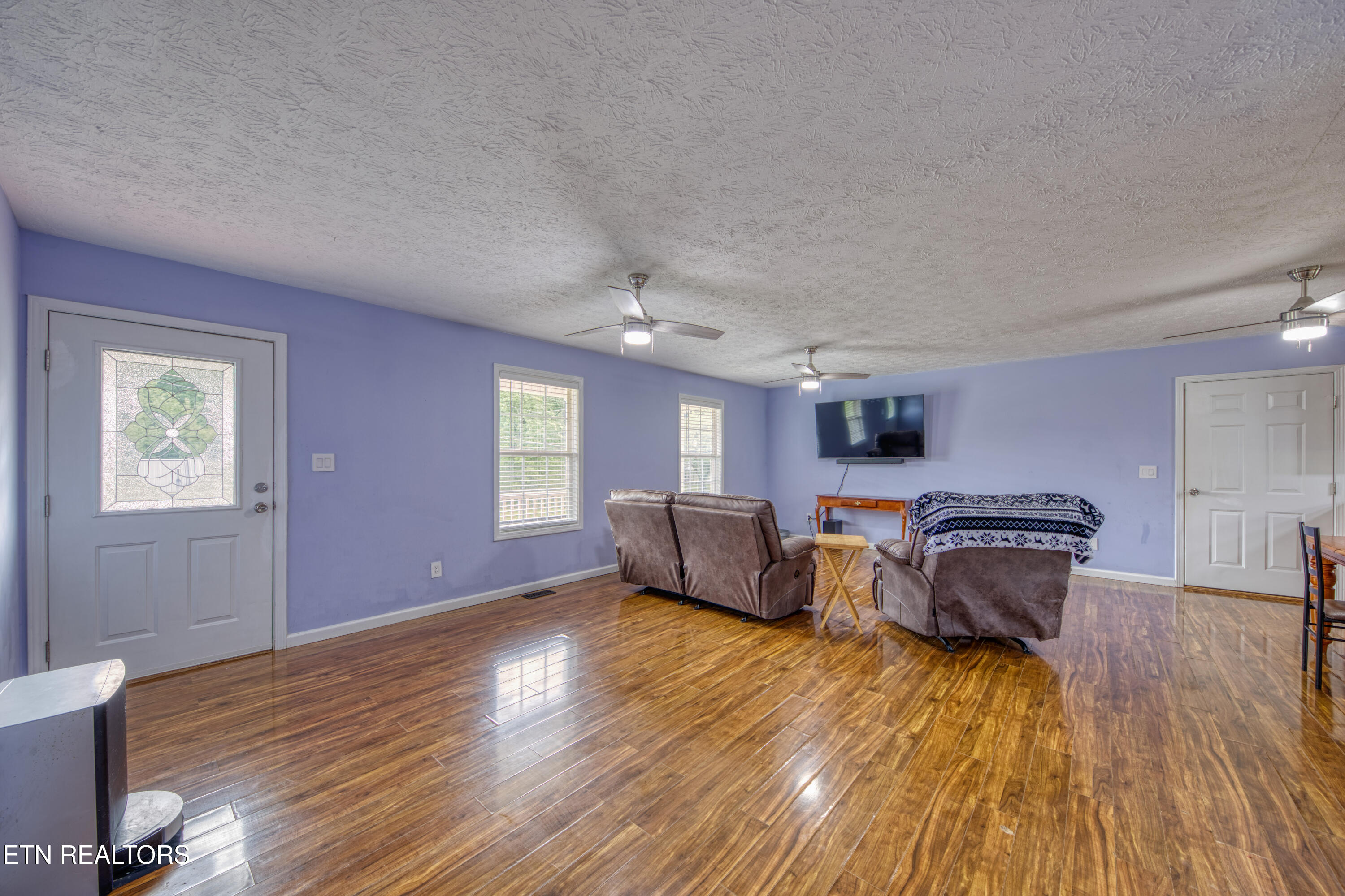 160 M & M Lane Jacksboro TN 37757