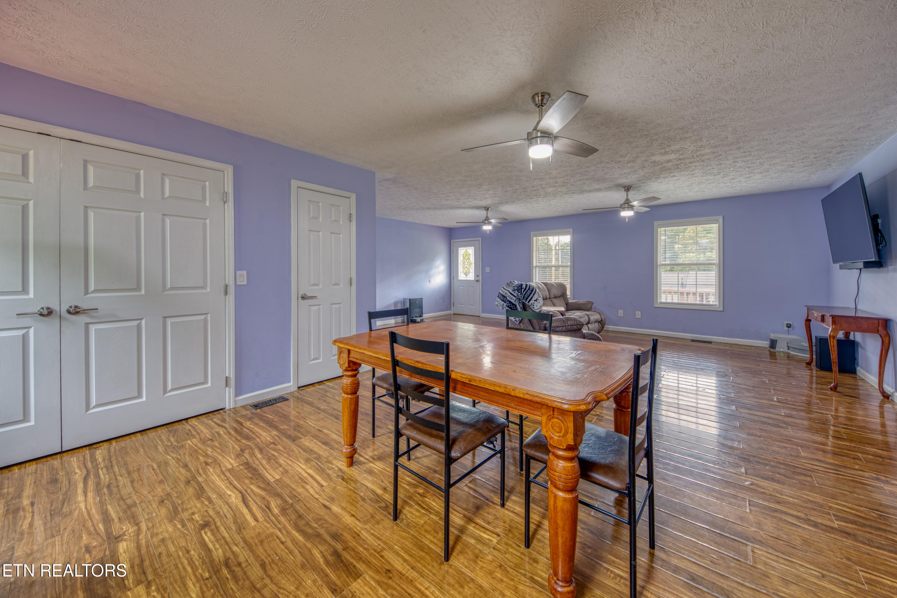 160 M & M Lane Jacksboro TN 37757