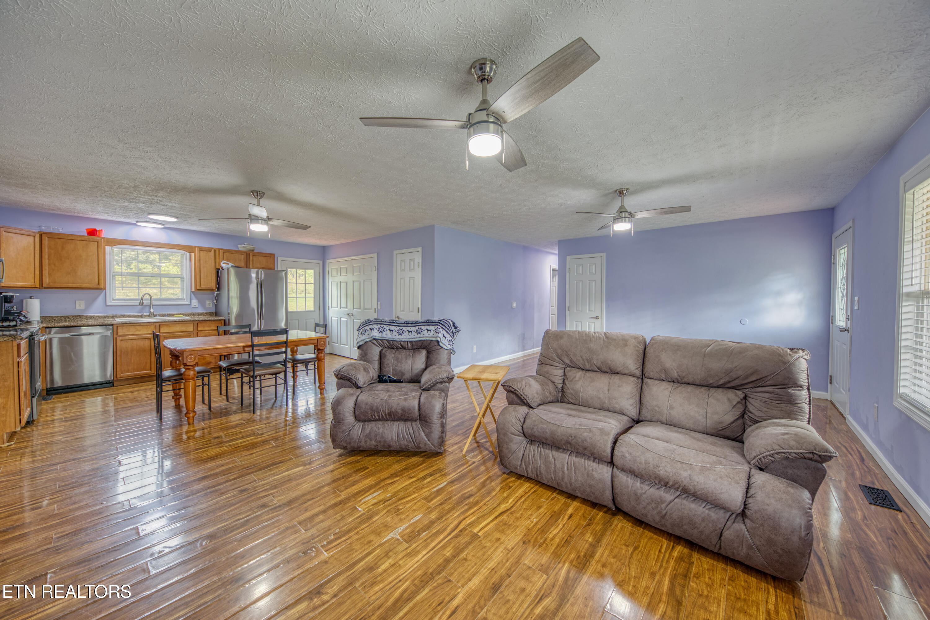 160 M & M Lane Jacksboro TN 37757