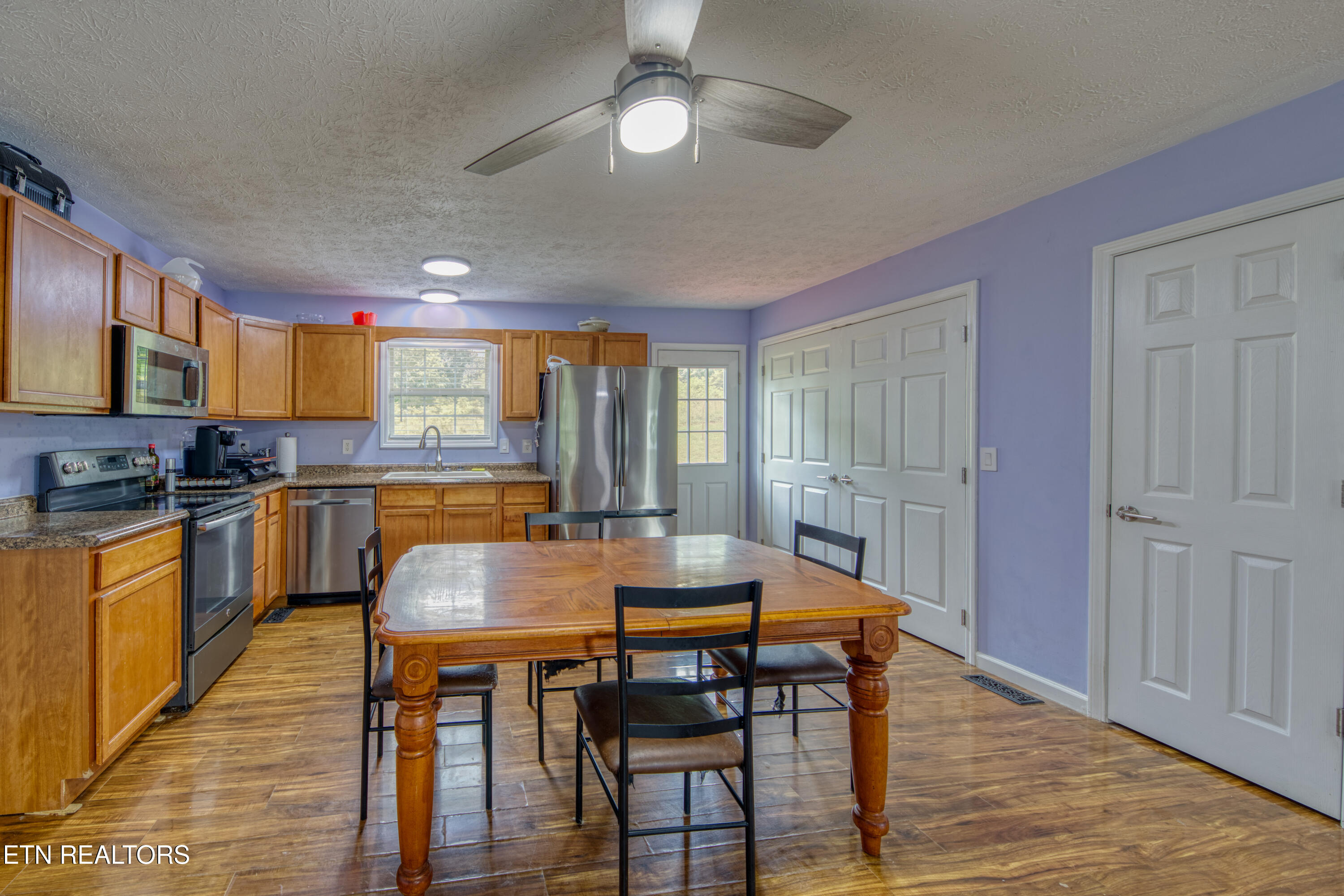 160 M & M Lane Jacksboro TN 37757