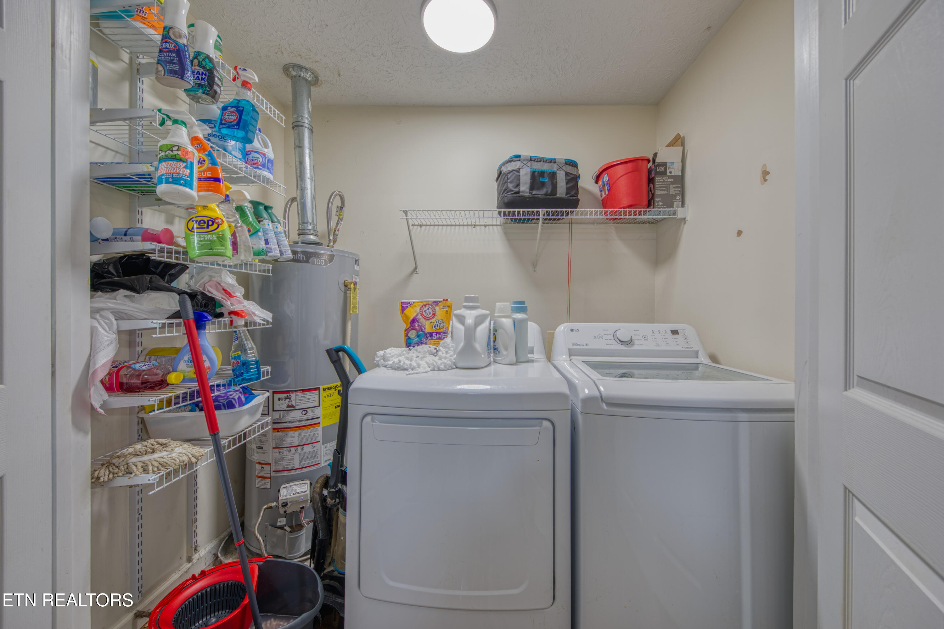 160 M & M Lane Jacksboro TN 37757