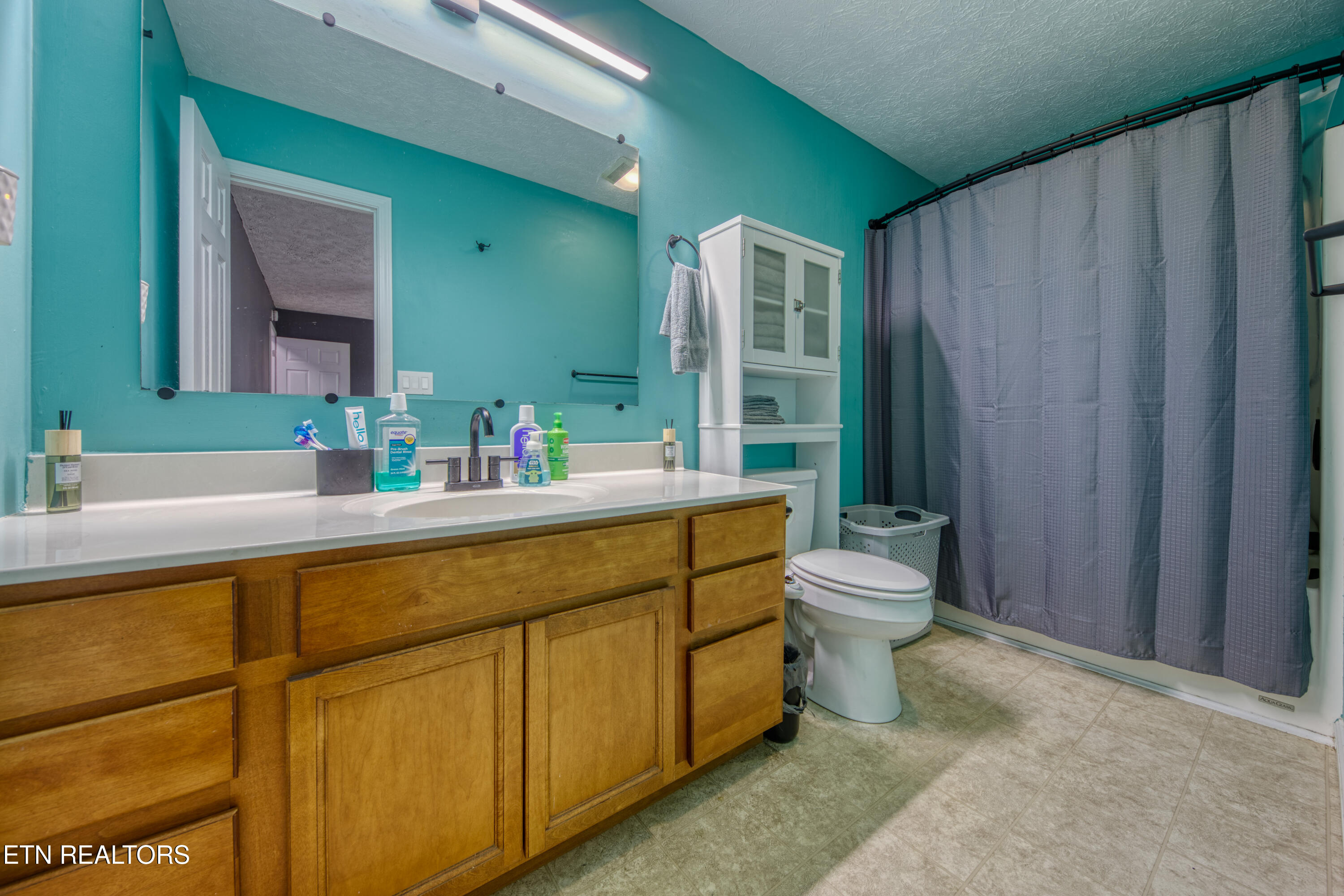 160 M & M Lane Jacksboro TN 37757