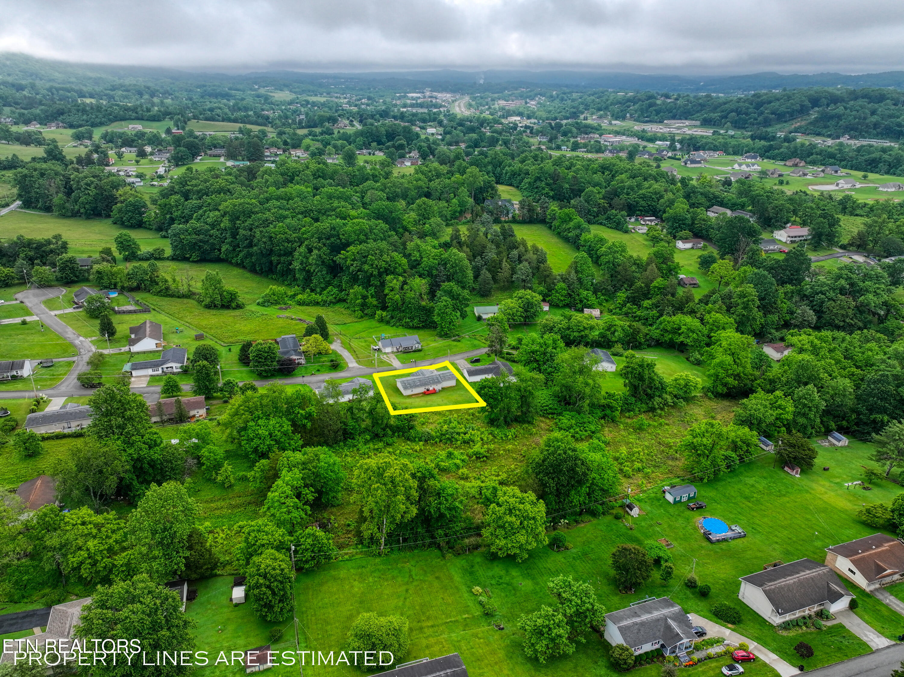 160 M & M Lane Jacksboro TN 37757