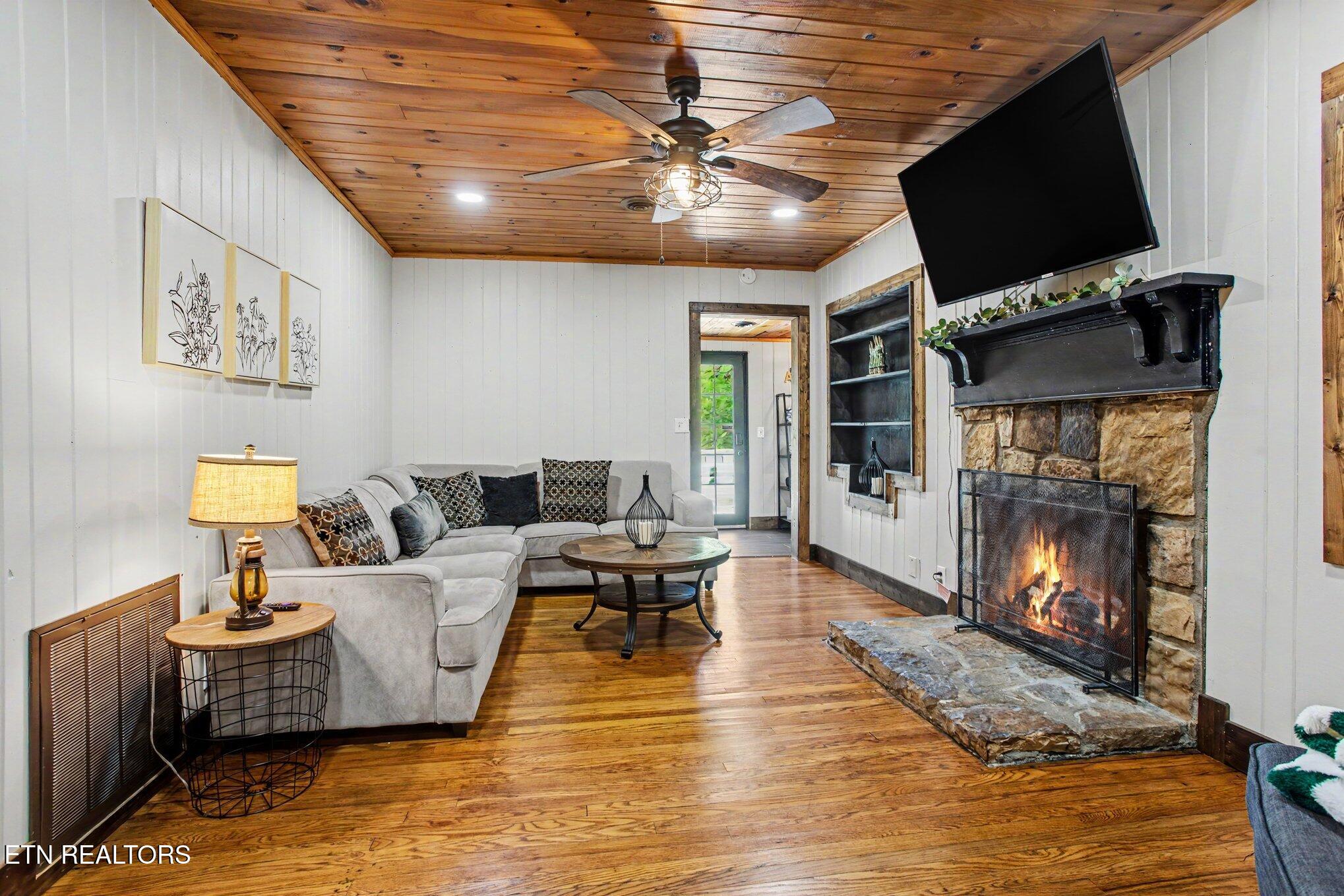 3110 Priscilla Heights Lane Pigeon Forge TN 37862