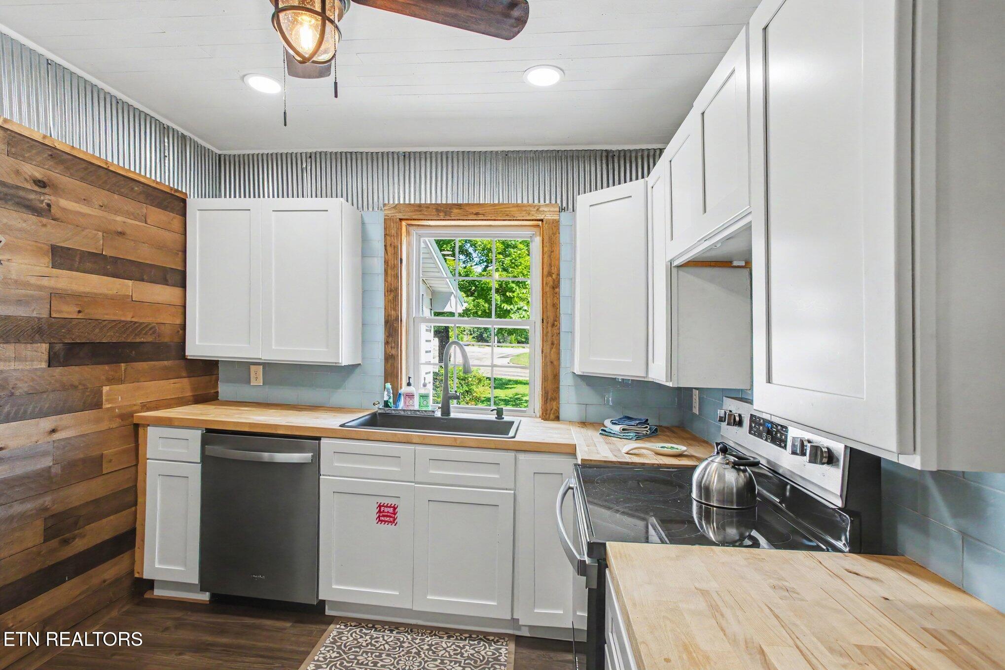 3110 Priscilla Heights Lane Pigeon Forge TN 37862