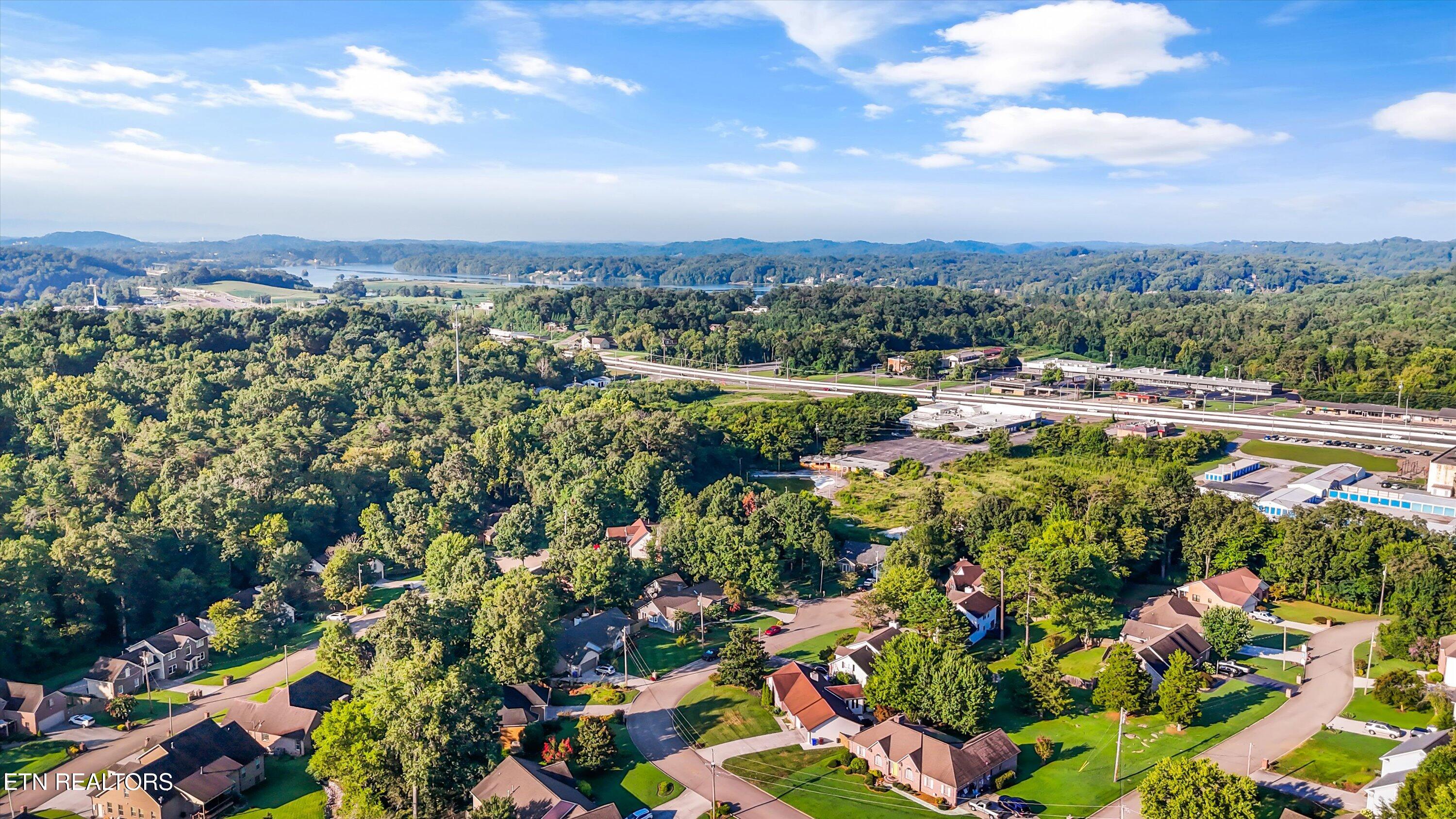 3220 Roanoke Circle Knoxville TN 37920