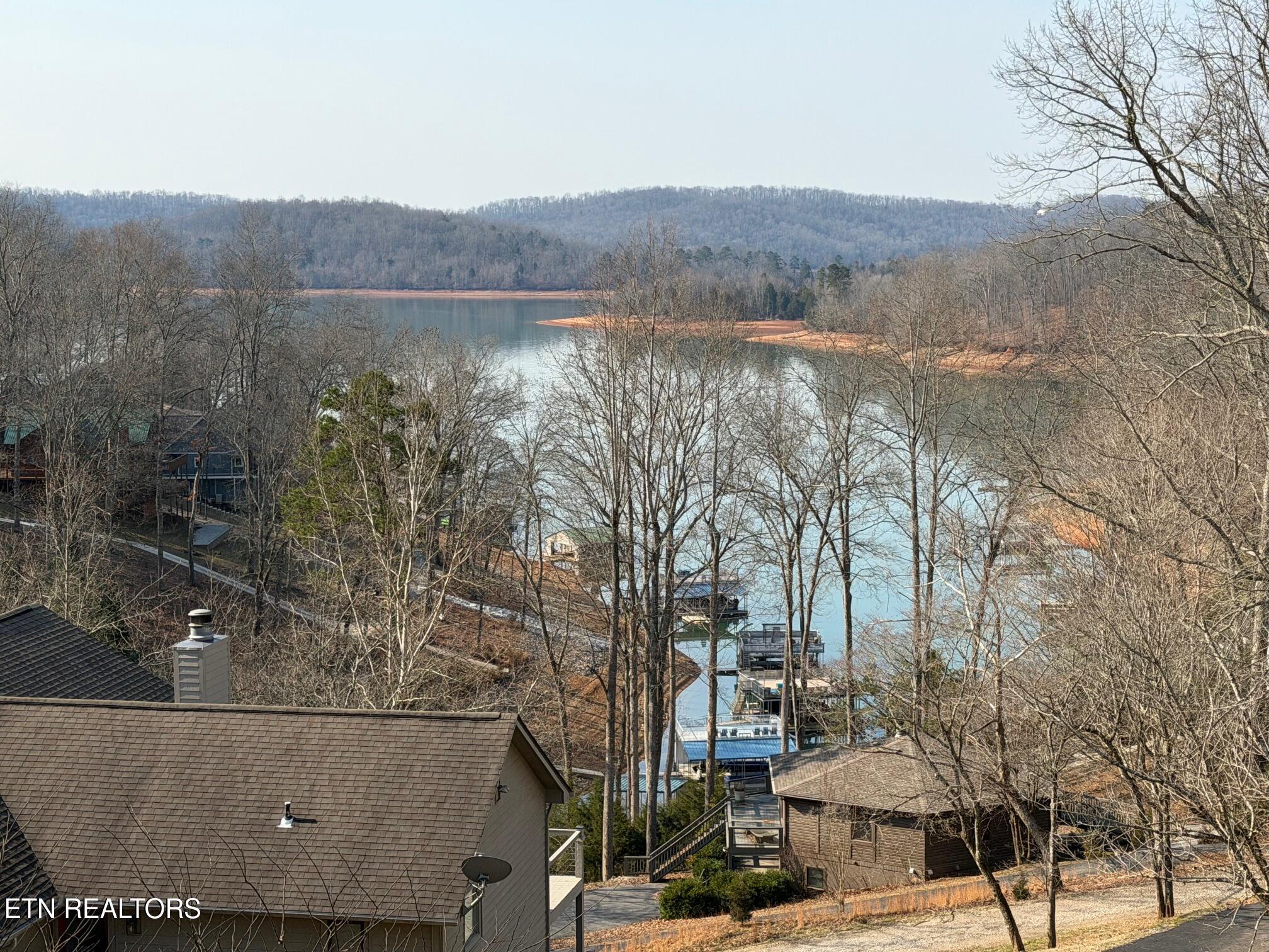 111 Deer Run Point Lafollette TN 37766