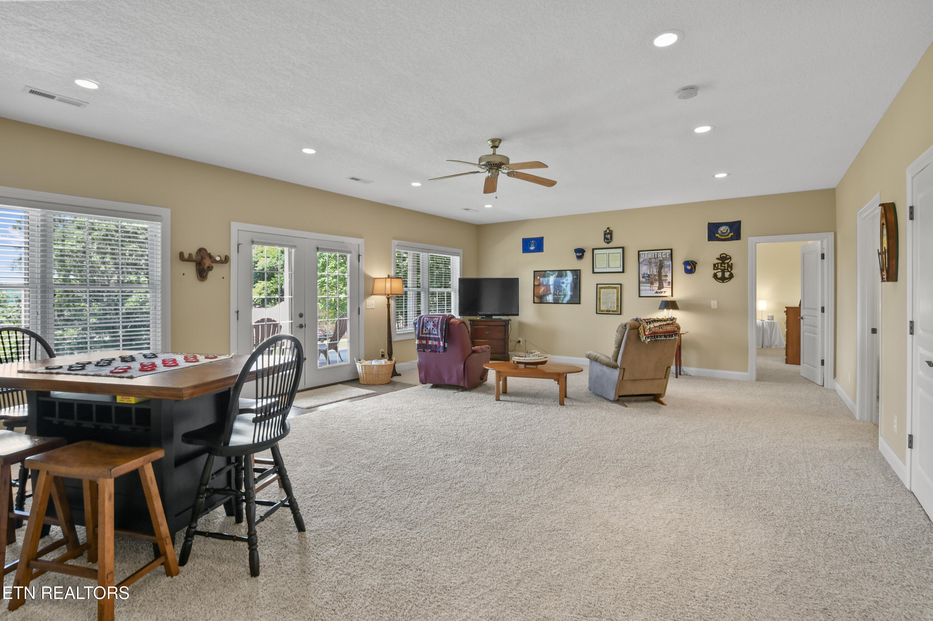 111 Deer Run Point Lafollette TN 37766