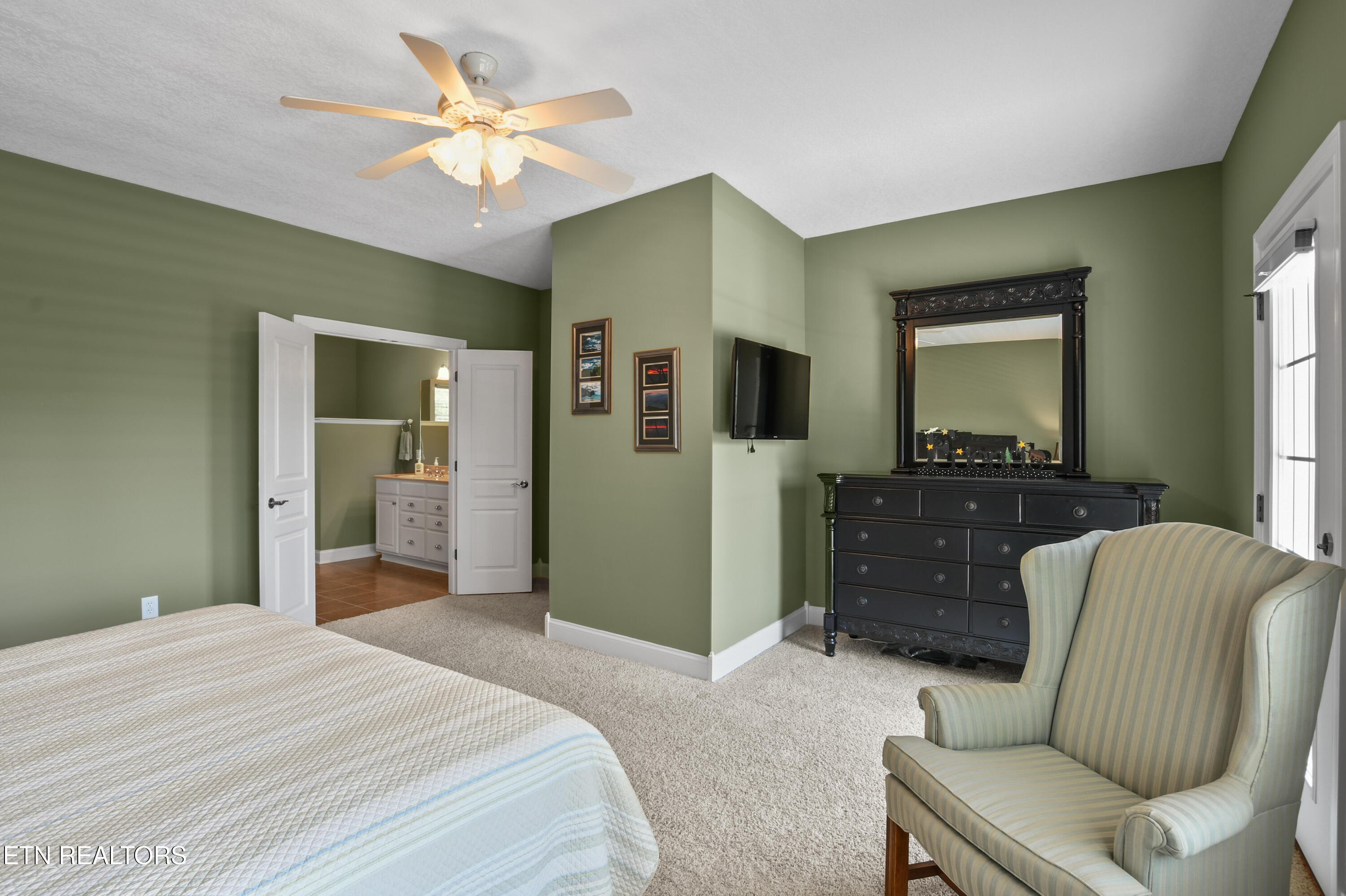 111 Deer Run Point Lafollette TN 37766