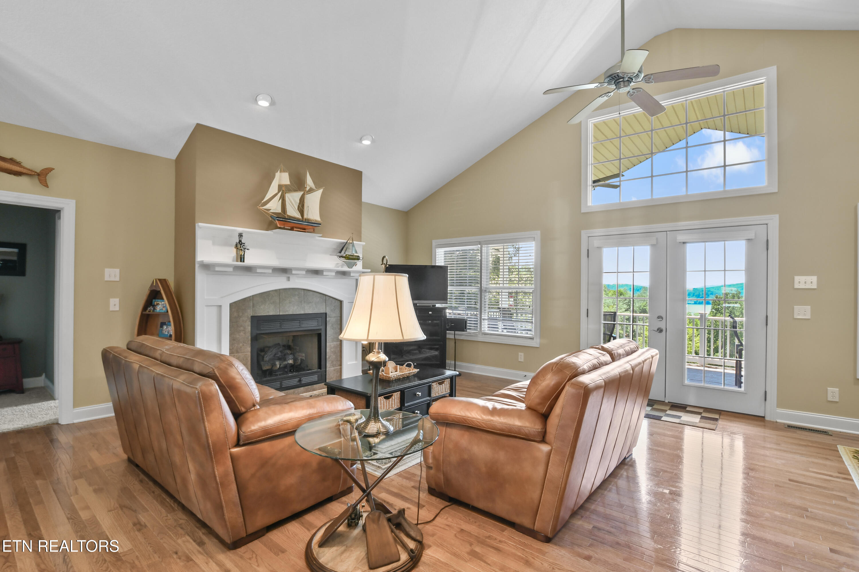 111 Deer Run Point Lafollette TN 37766