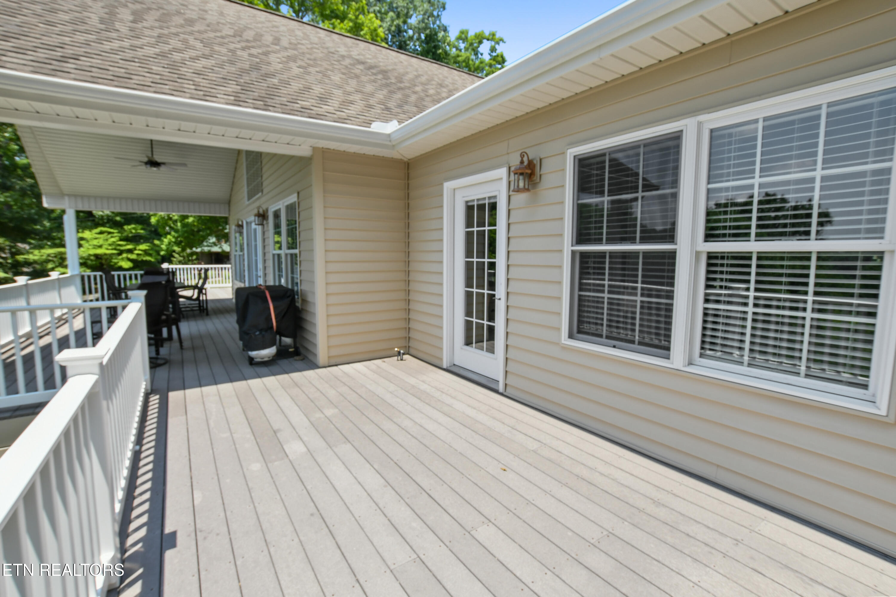 111 Deer Run Point Lafollette TN 37766