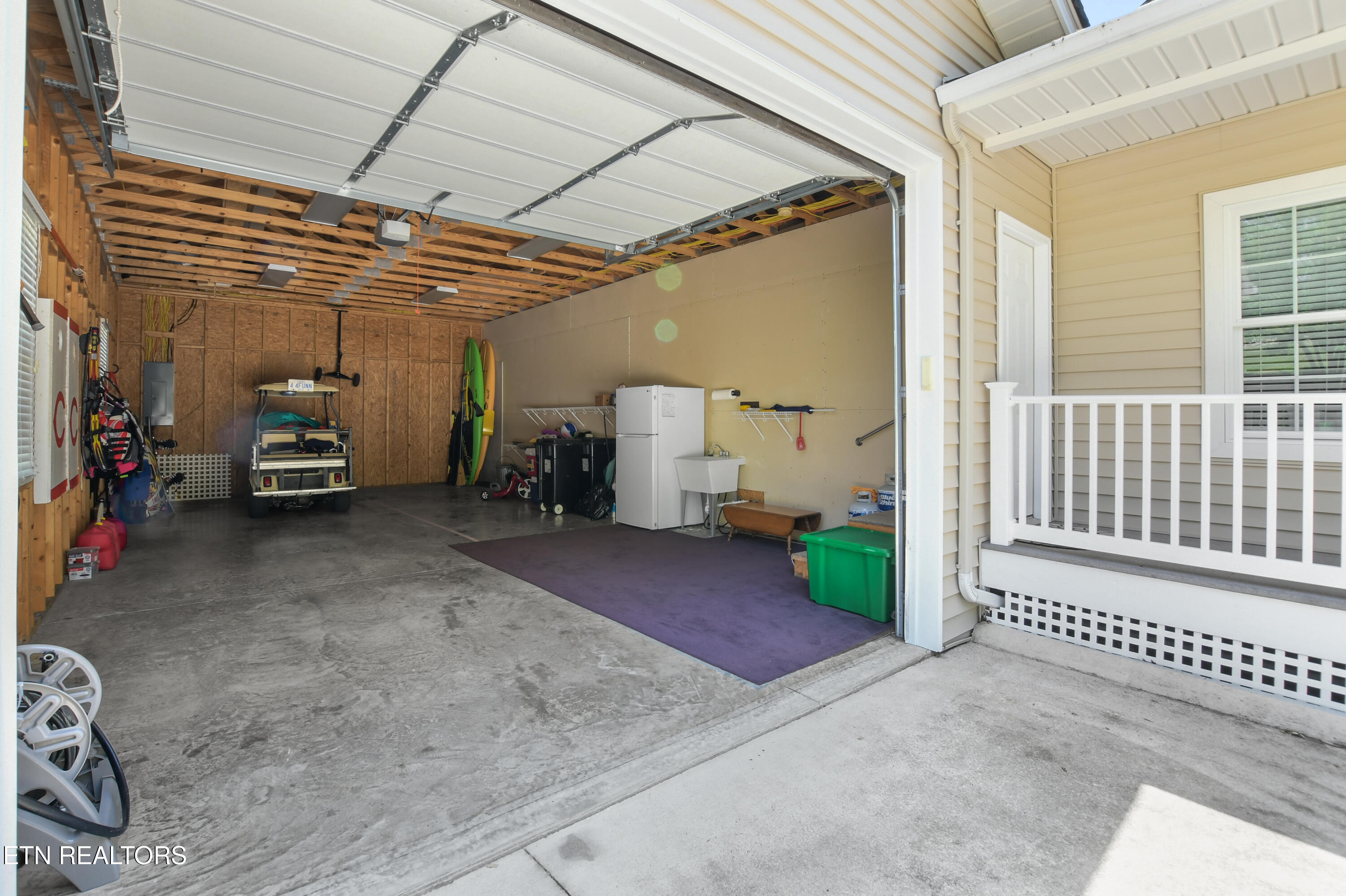 111 Deer Run Point Lafollette TN 37766