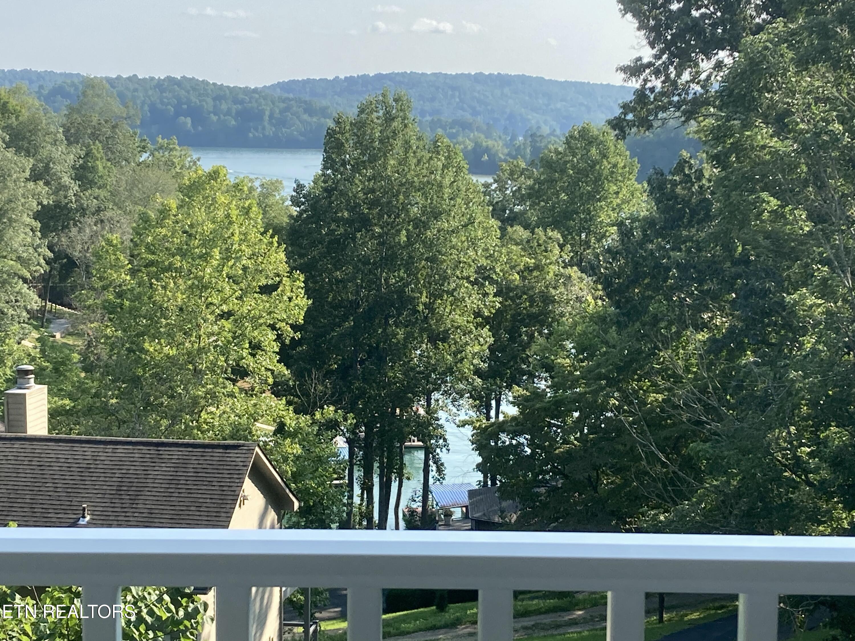 111 Deer Run Point Lafollette TN 37766