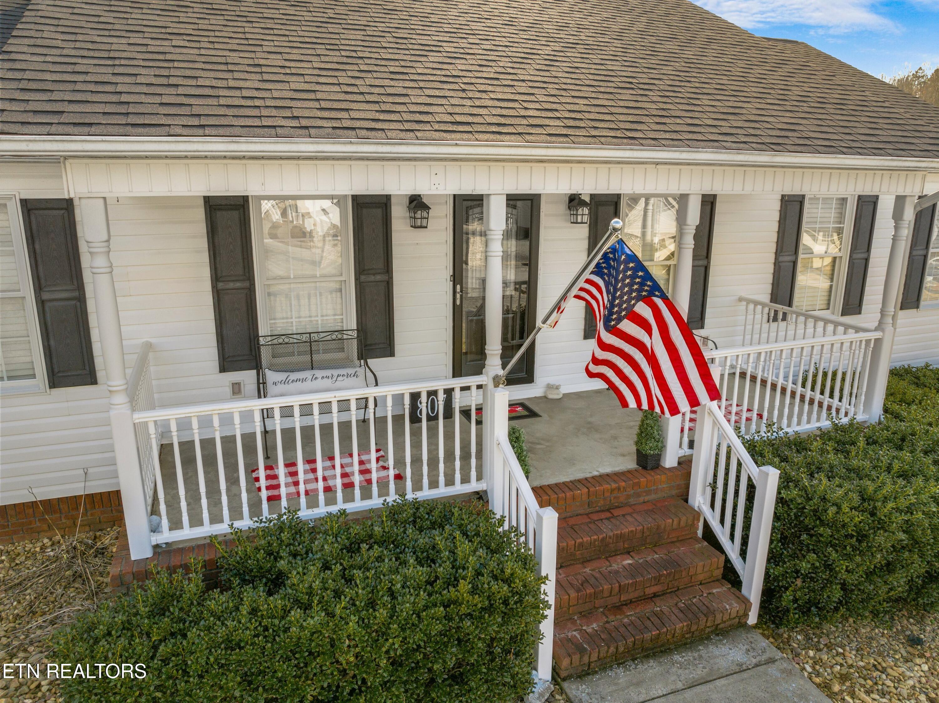 807 Mockingbird Court Mount Carmel TN 37645