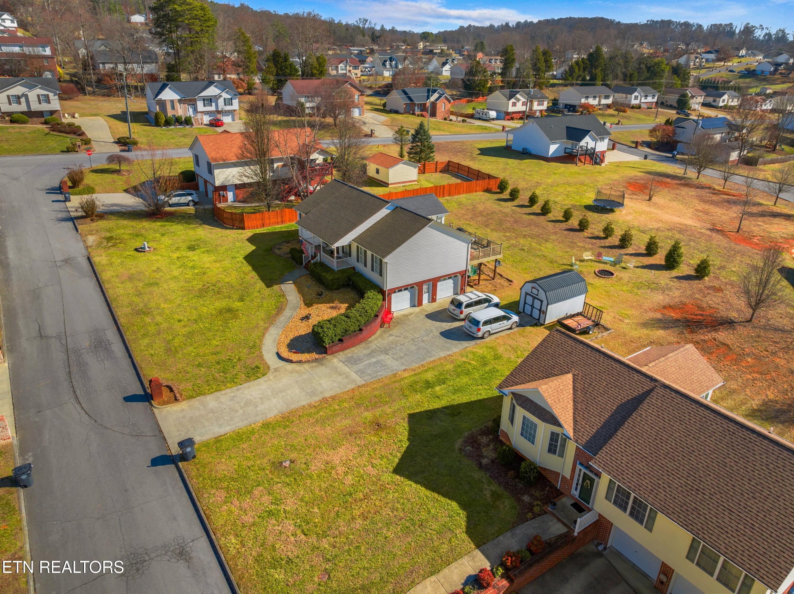 807 Mockingbird Court Mount Carmel TN 37645