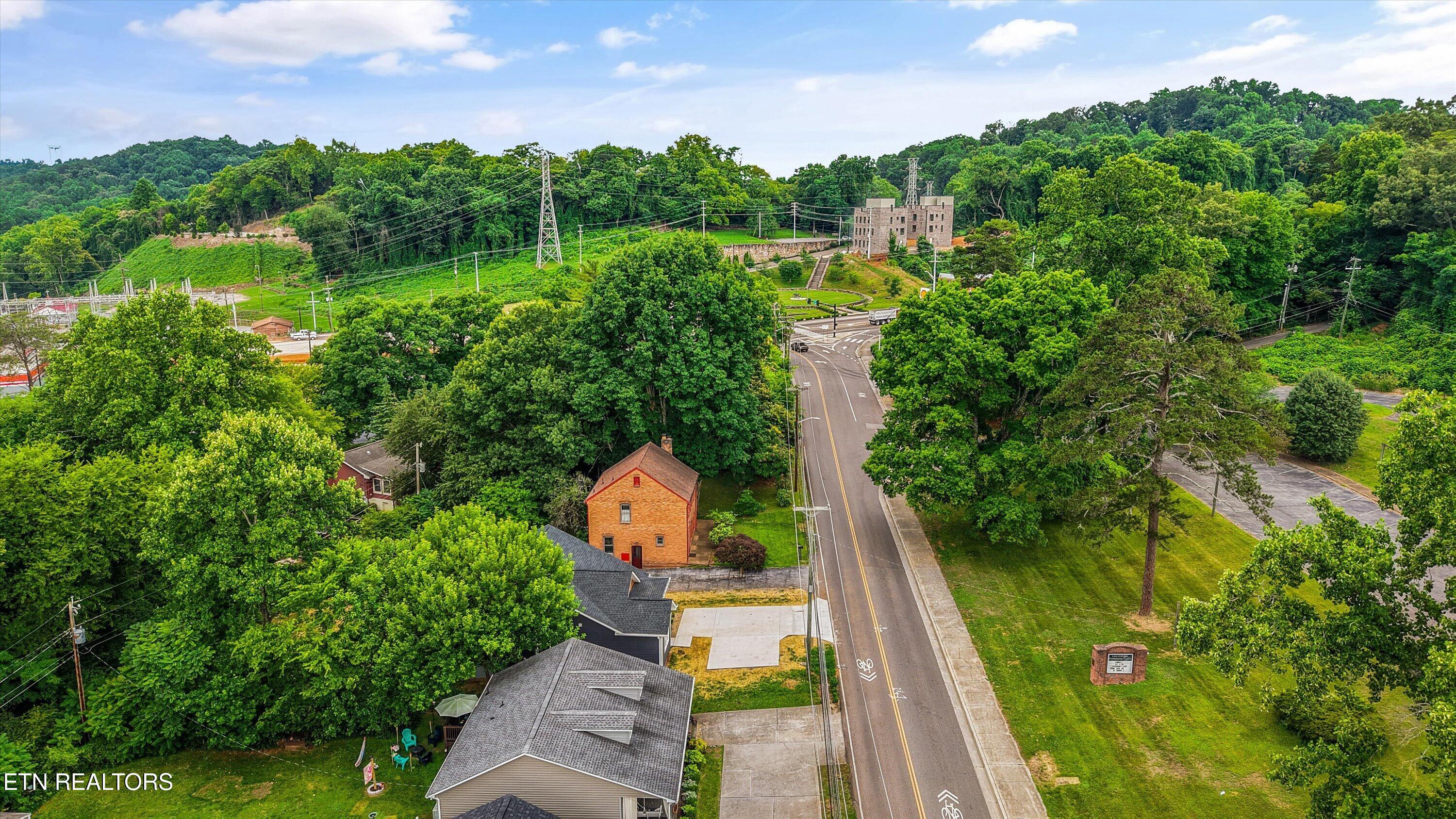 134 Woodlawn Pike Knoxville TN 37920