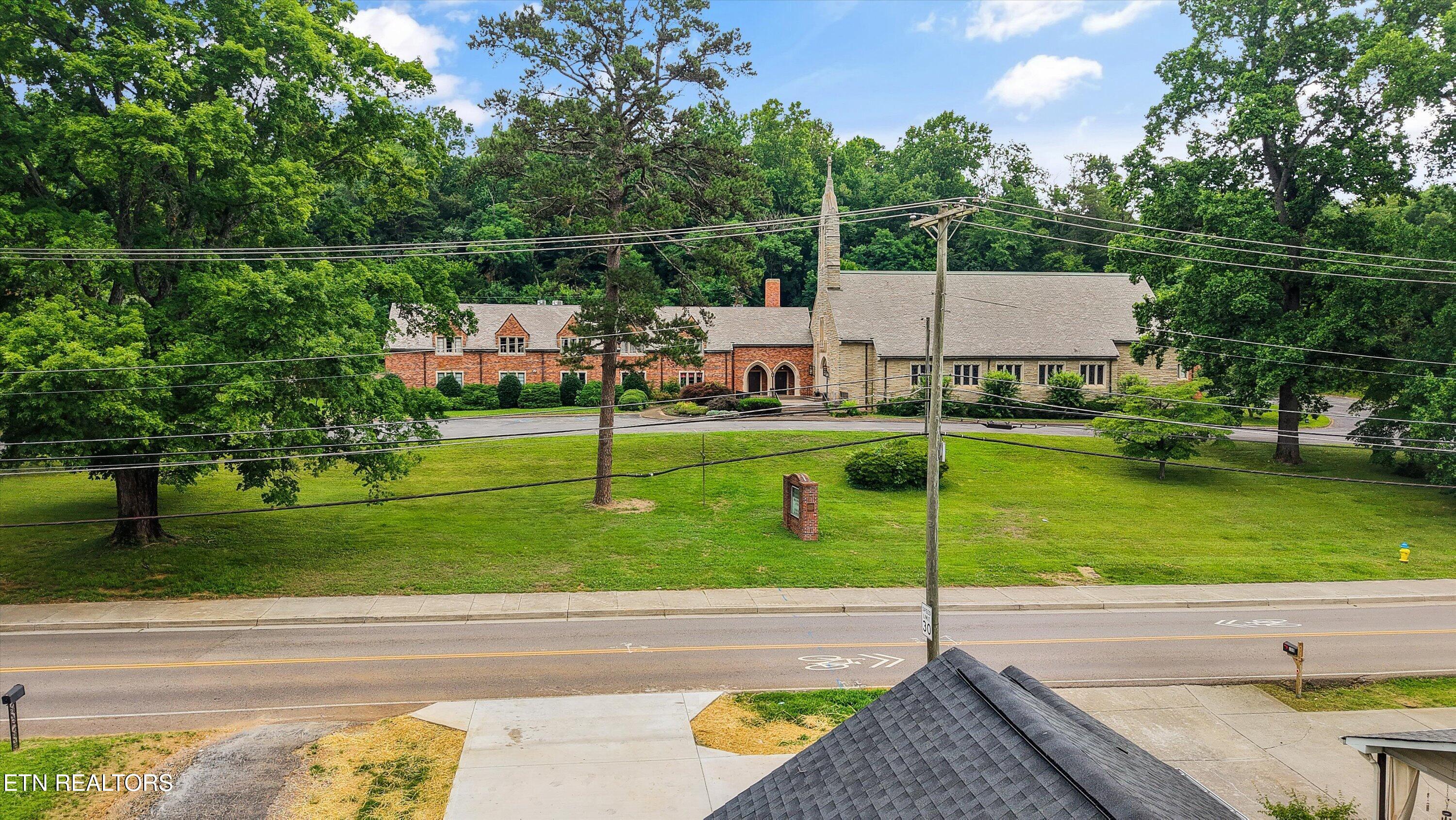 134 Woodlawn Pike Knoxville TN 37920