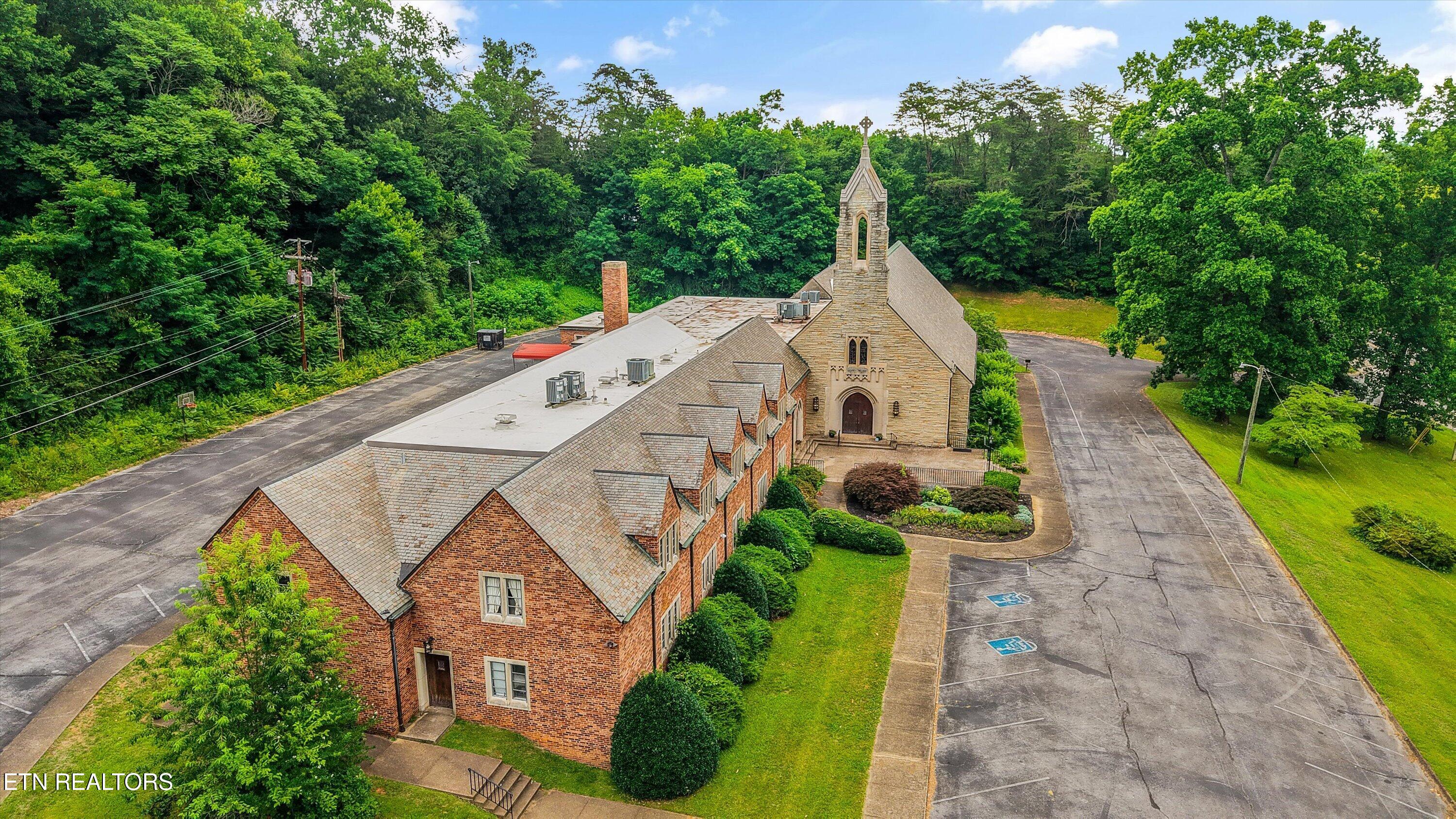 134 Woodlawn Pike Knoxville TN 37920