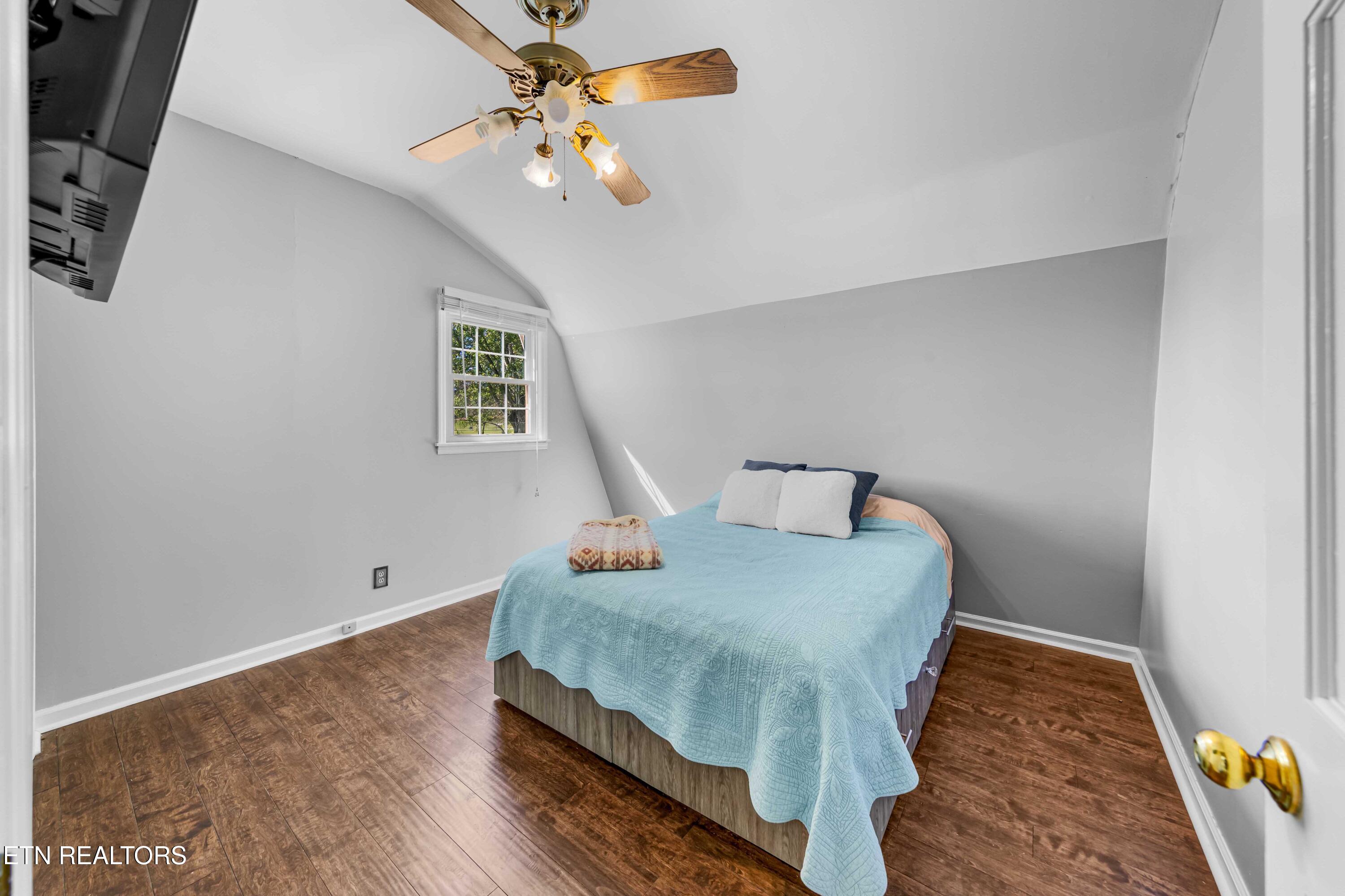 186 Shetland Road Lafollette TN 37766