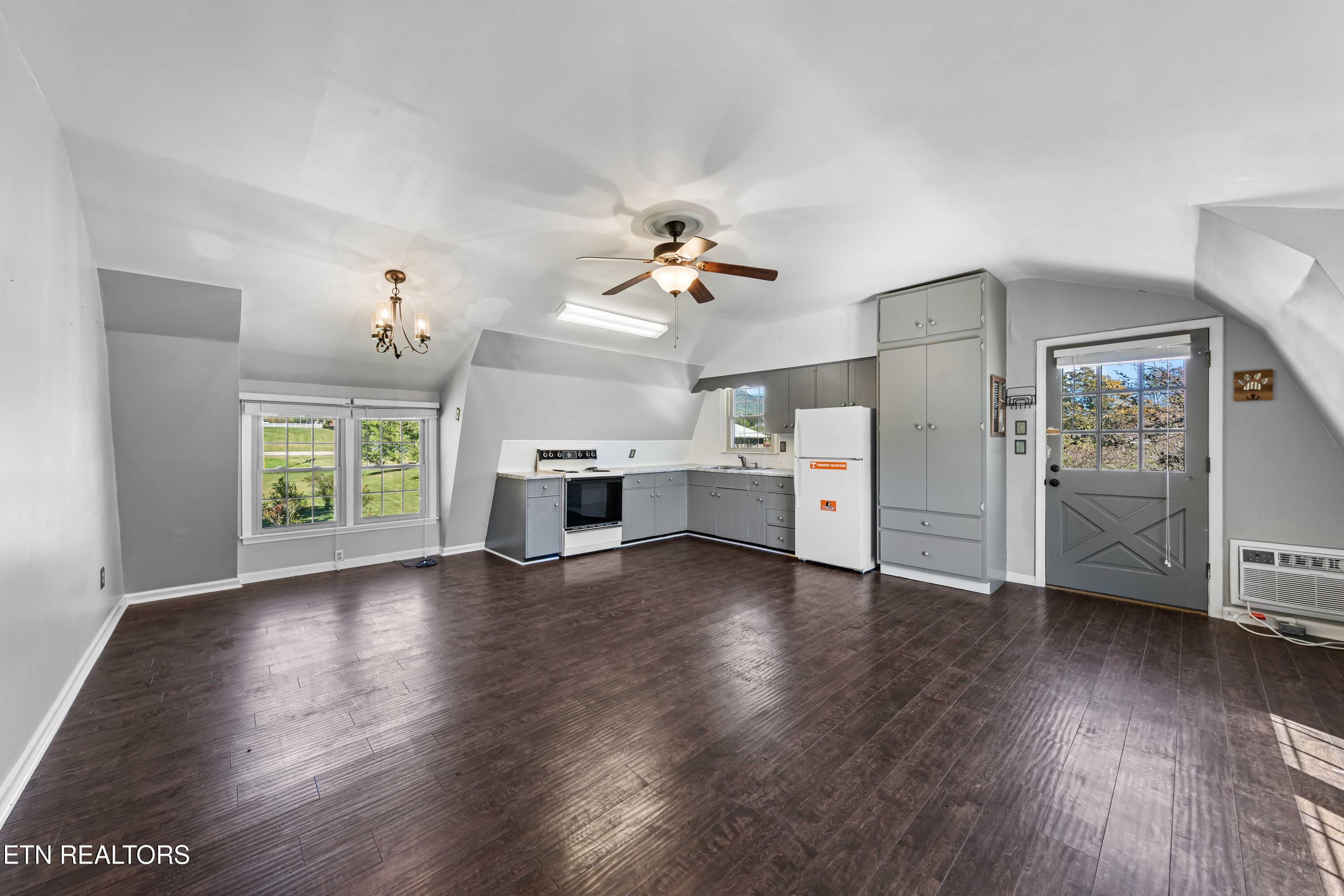 186 Shetland Road Lafollette TN 37766