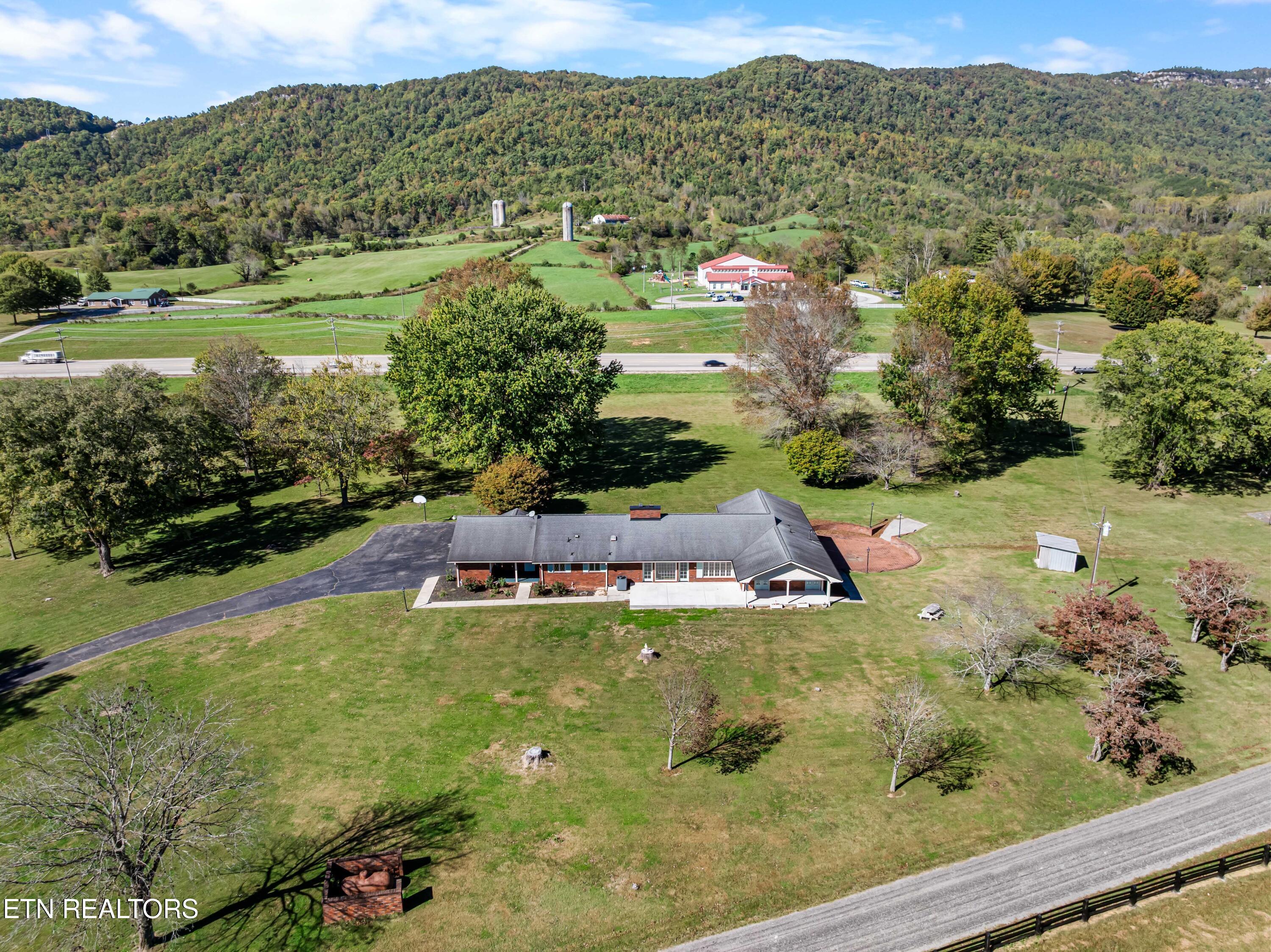 186 Shetland Road Lafollette TN 37766